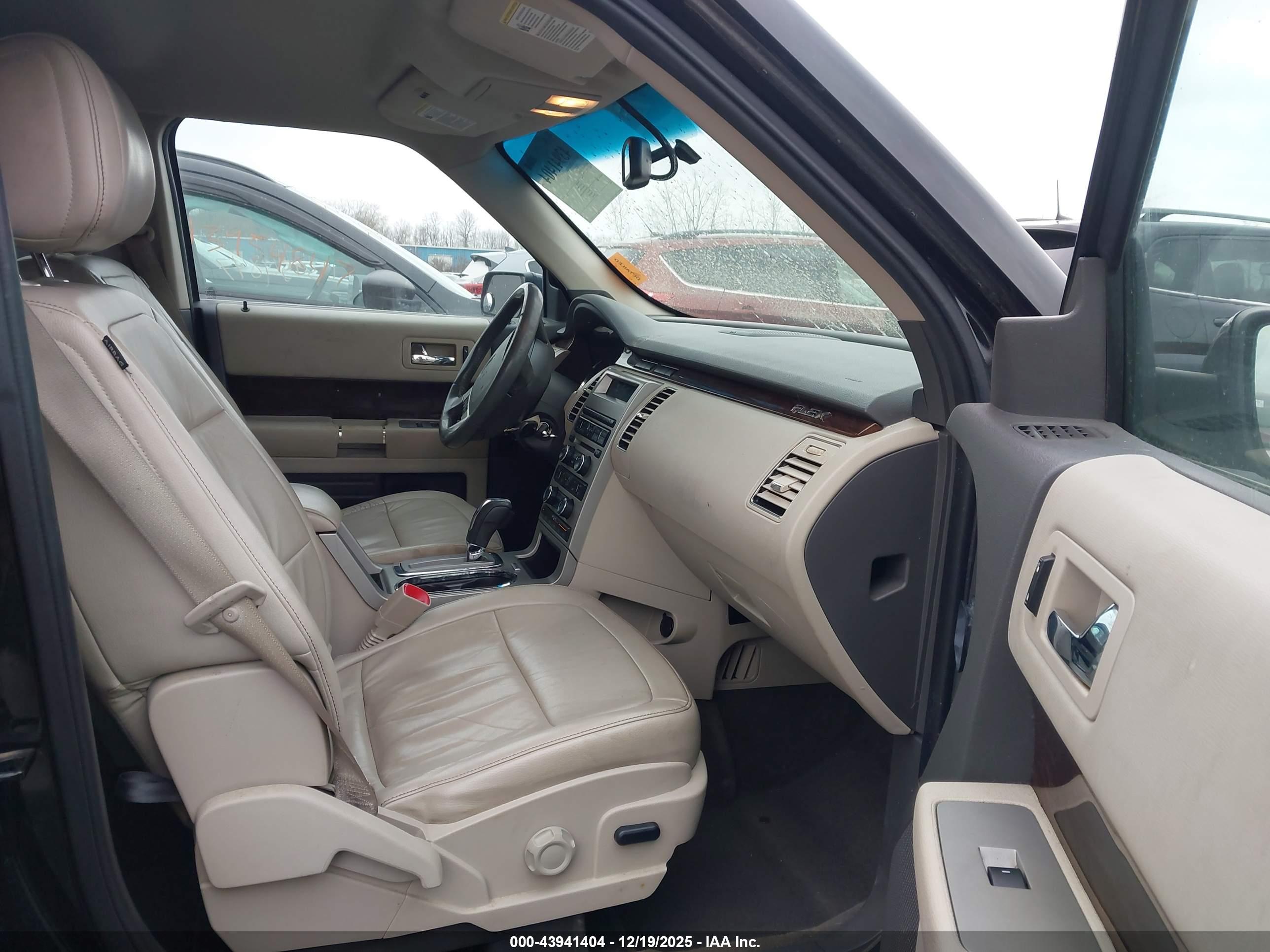 FORD FLEX image 5