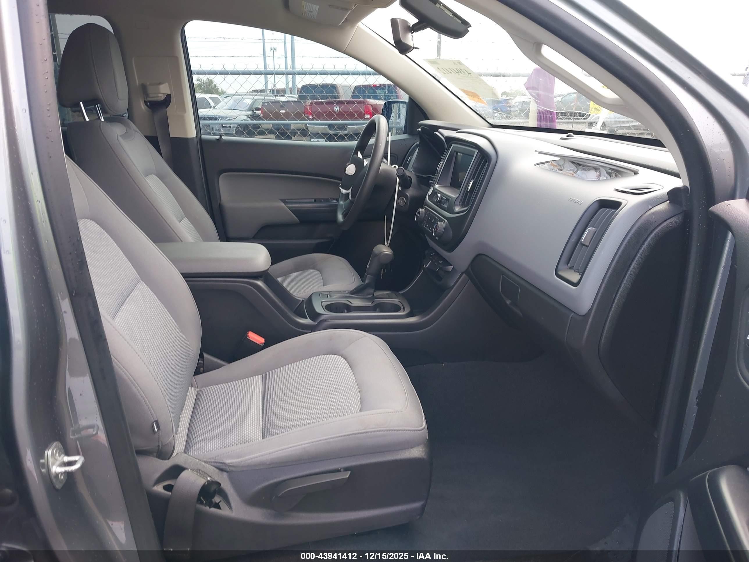 CHEVROLET COLORADO image 5