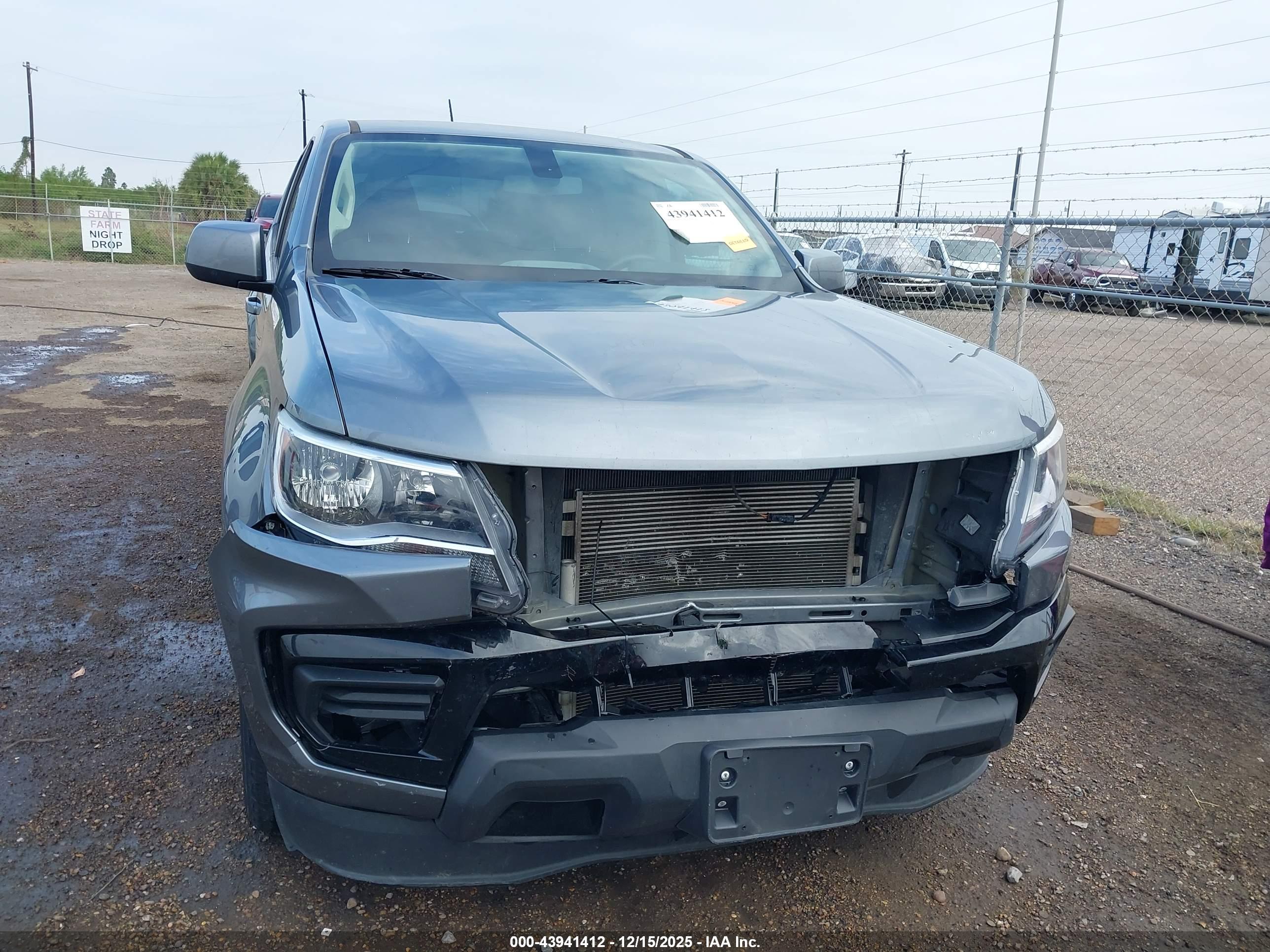 CHEVROLET COLORADO image 6