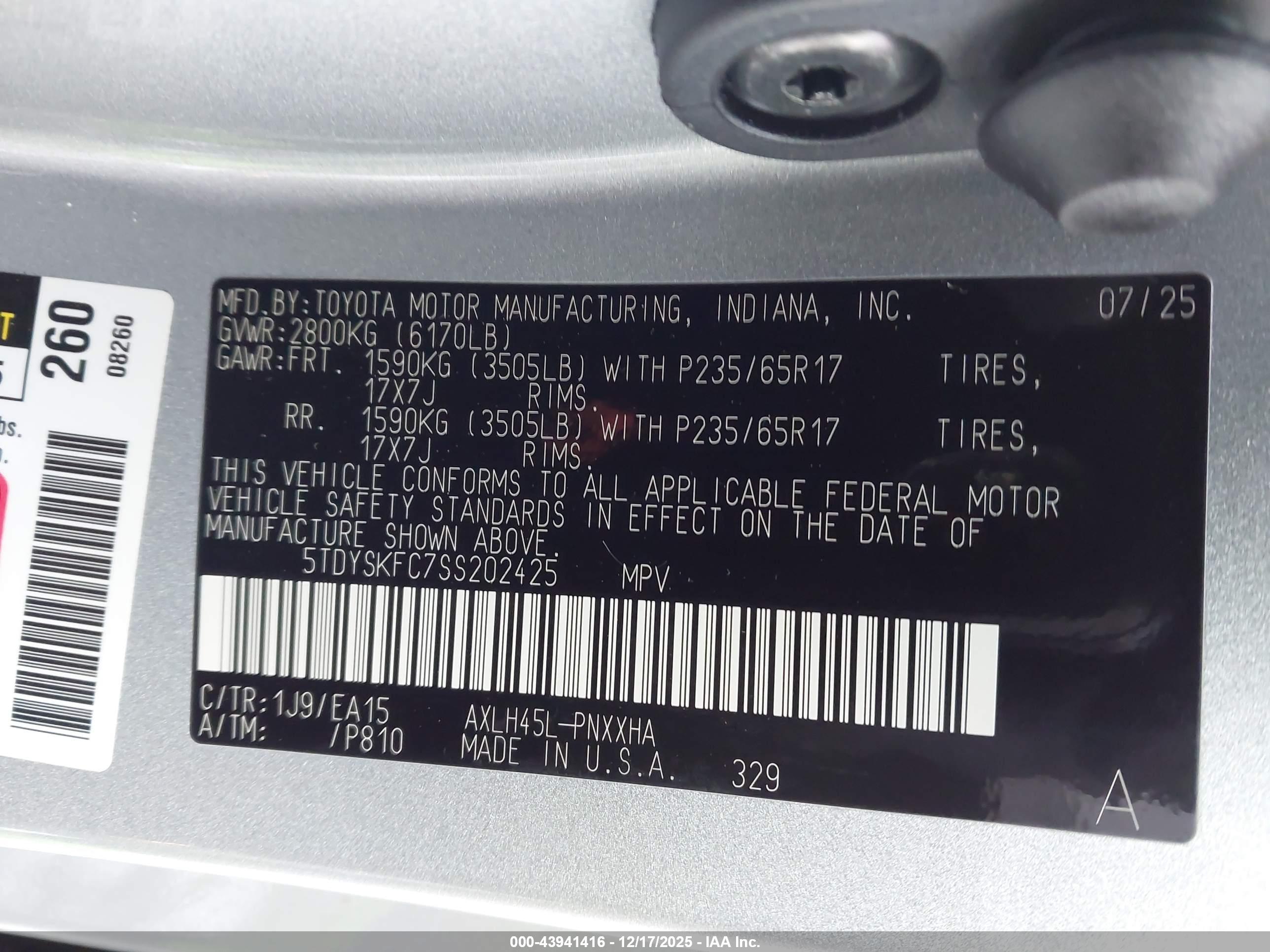 TOYOTA SIENNA image 9