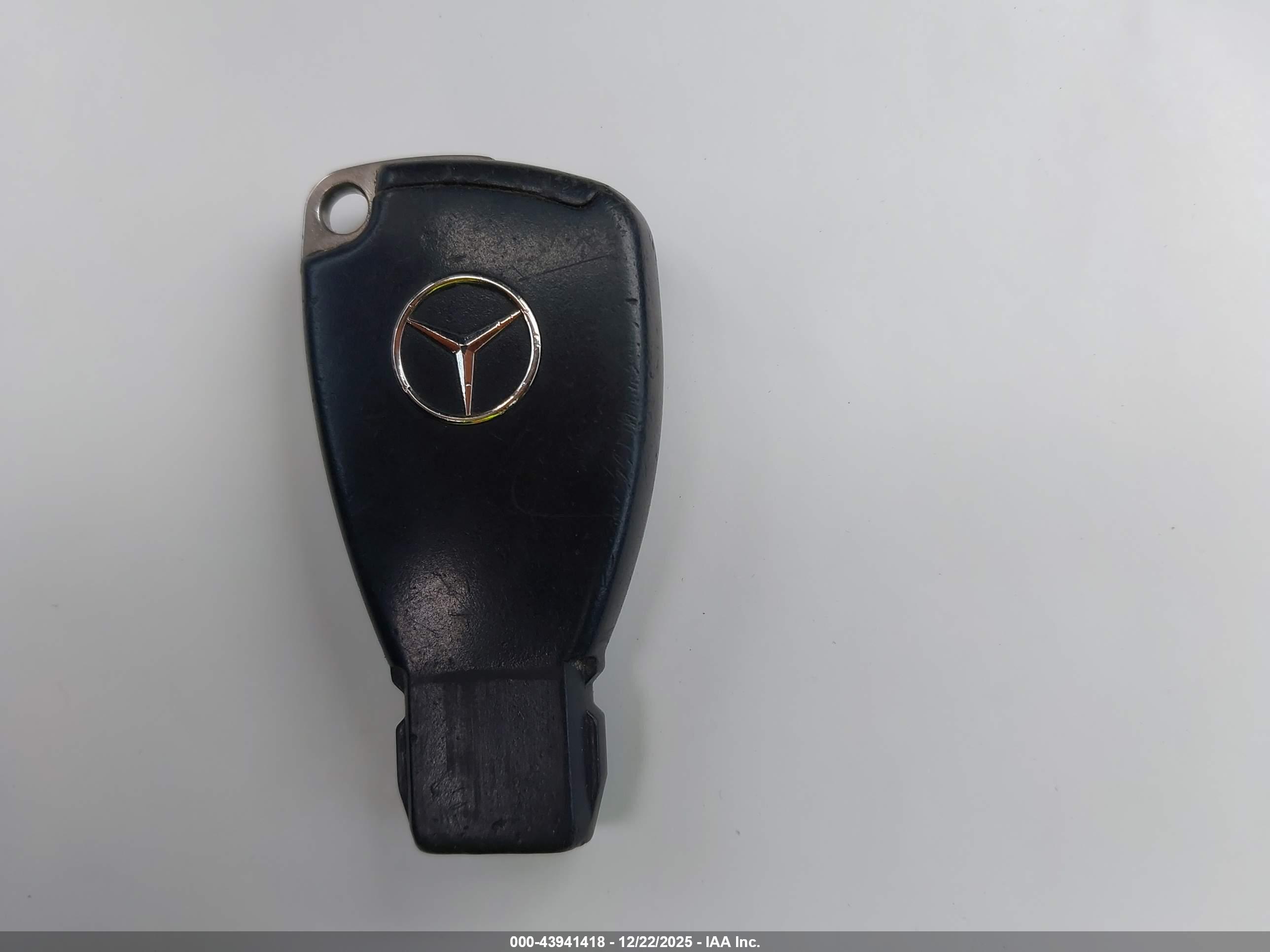 MERCEDES-BENZ C image 11