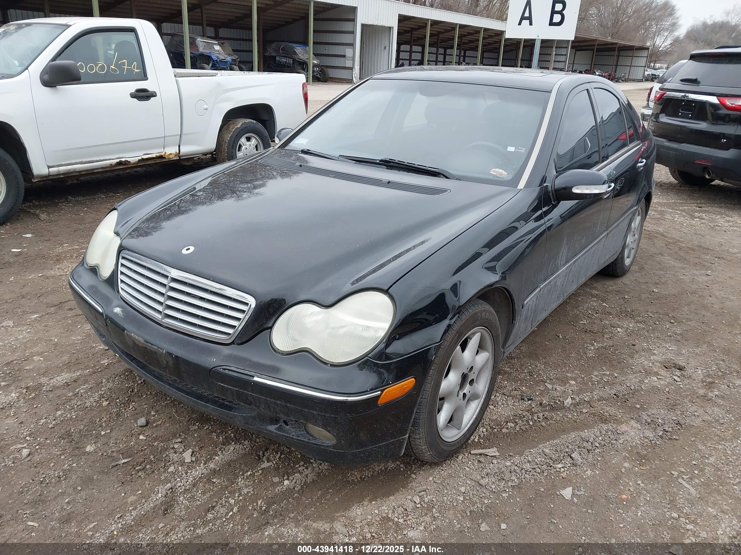 MERCEDES-BENZ C image 2