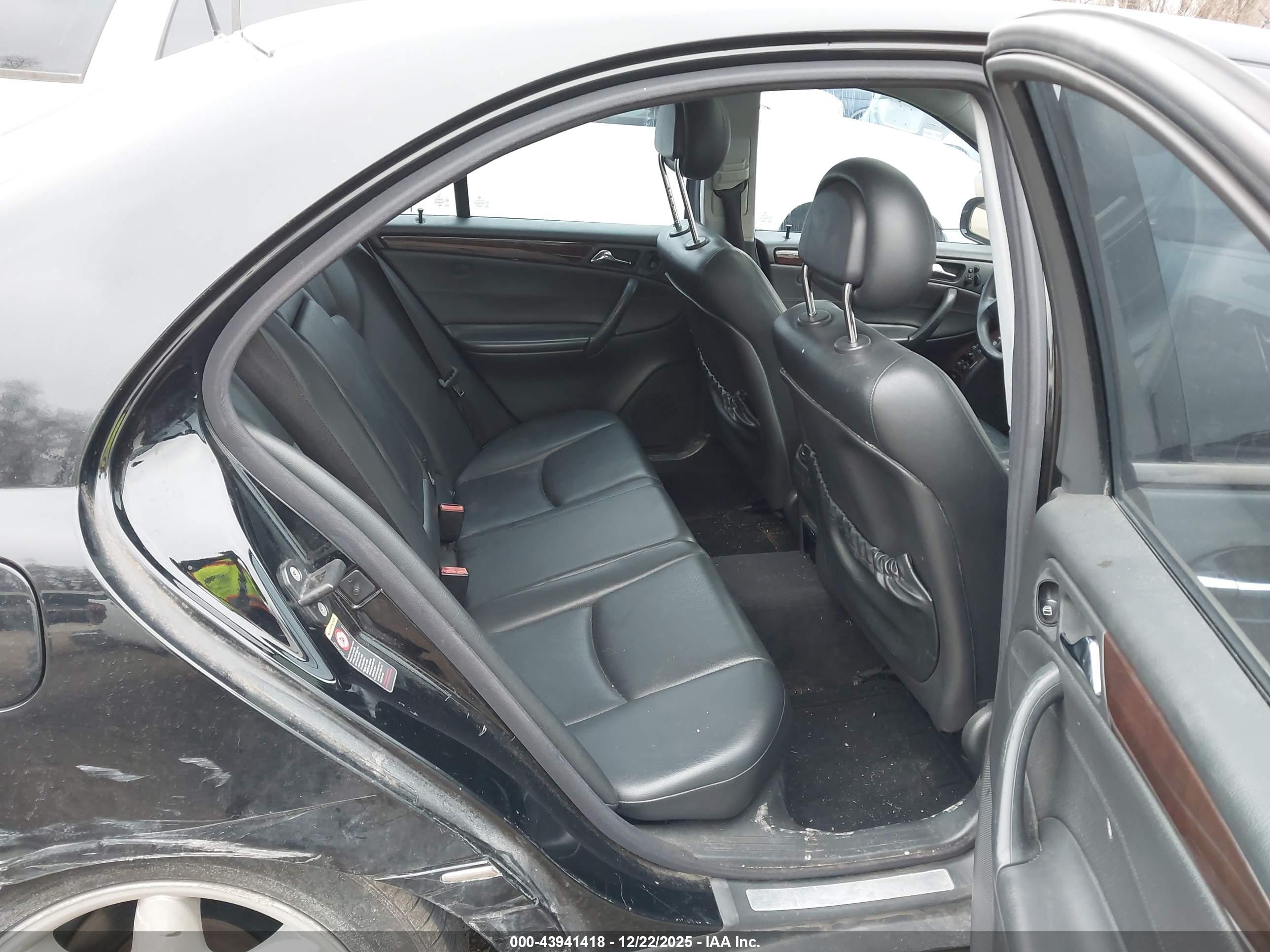 MERCEDES-BENZ C image 8