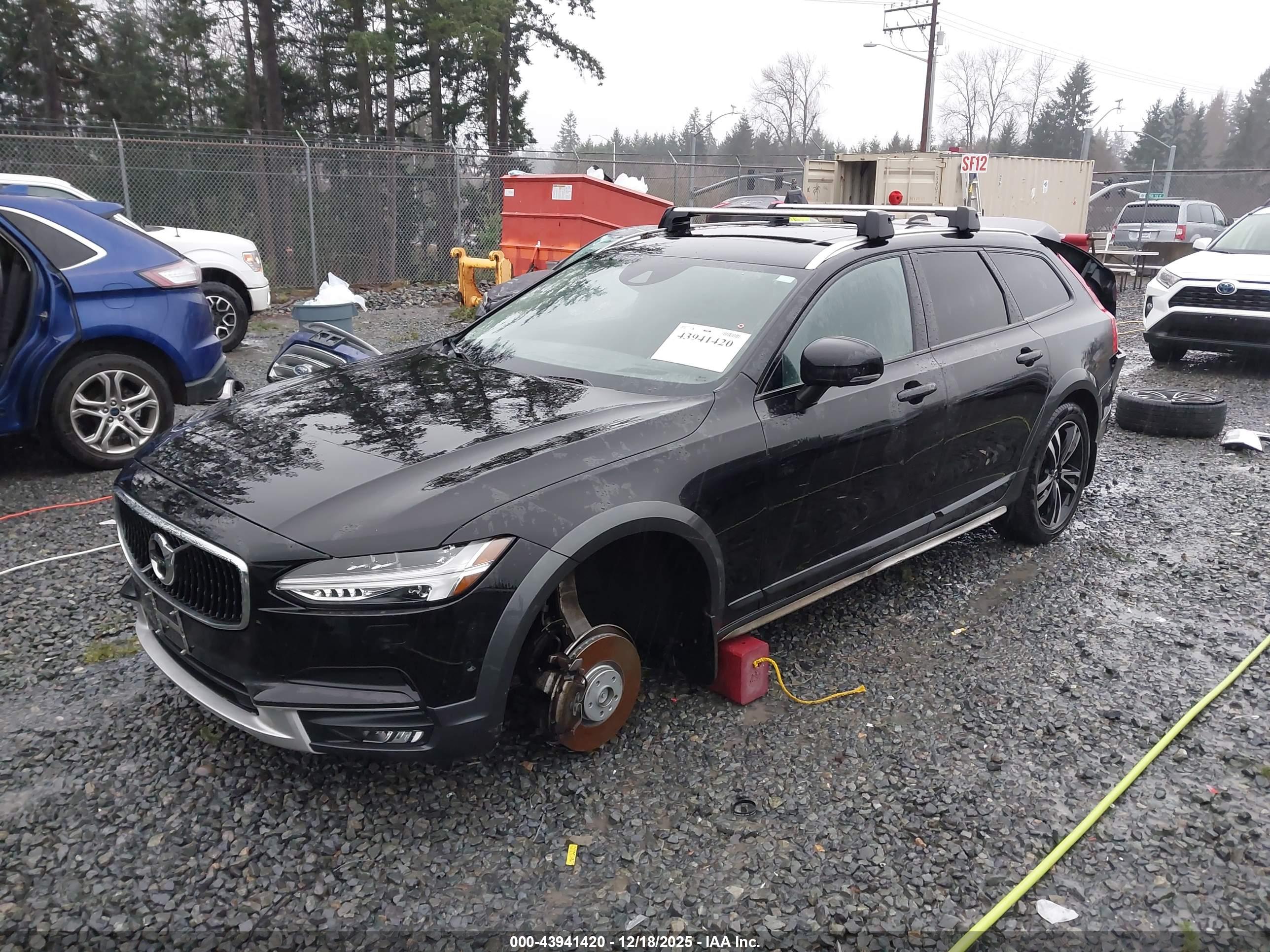 VOLVO V90 image 2