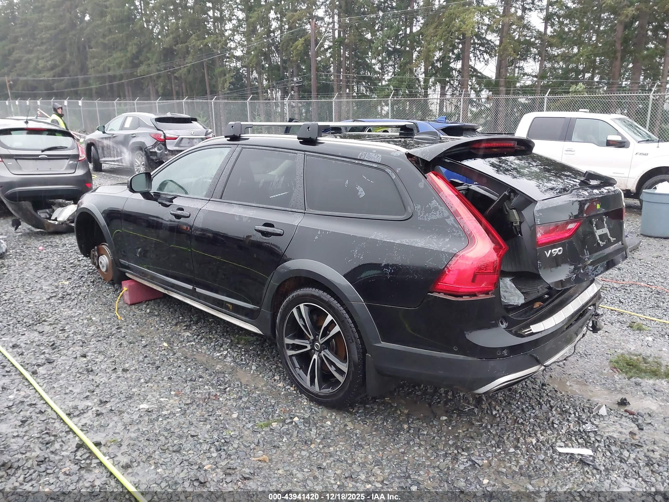 VOLVO V90 image 3