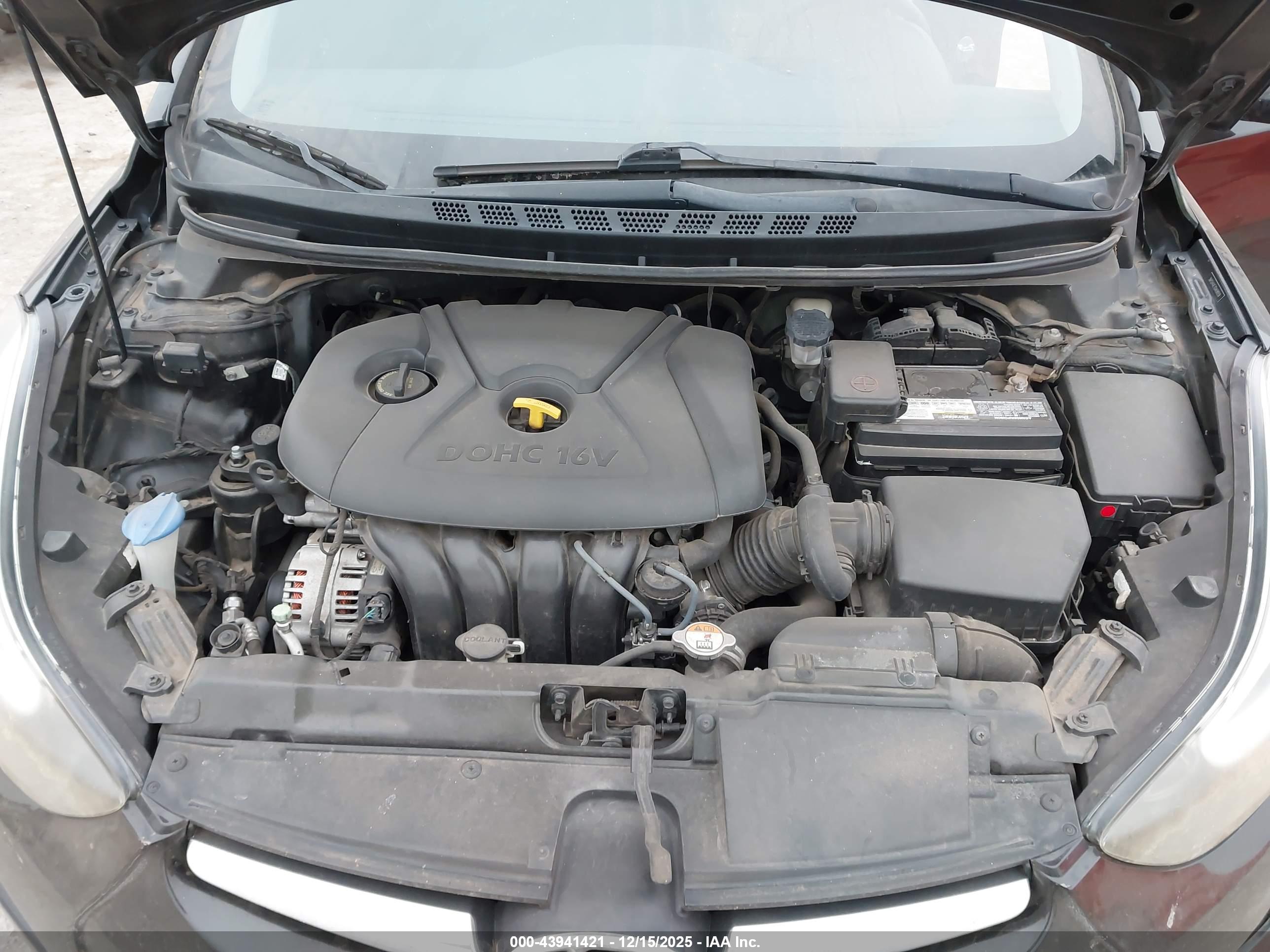 HYUNDAI ELANTRA image 10
