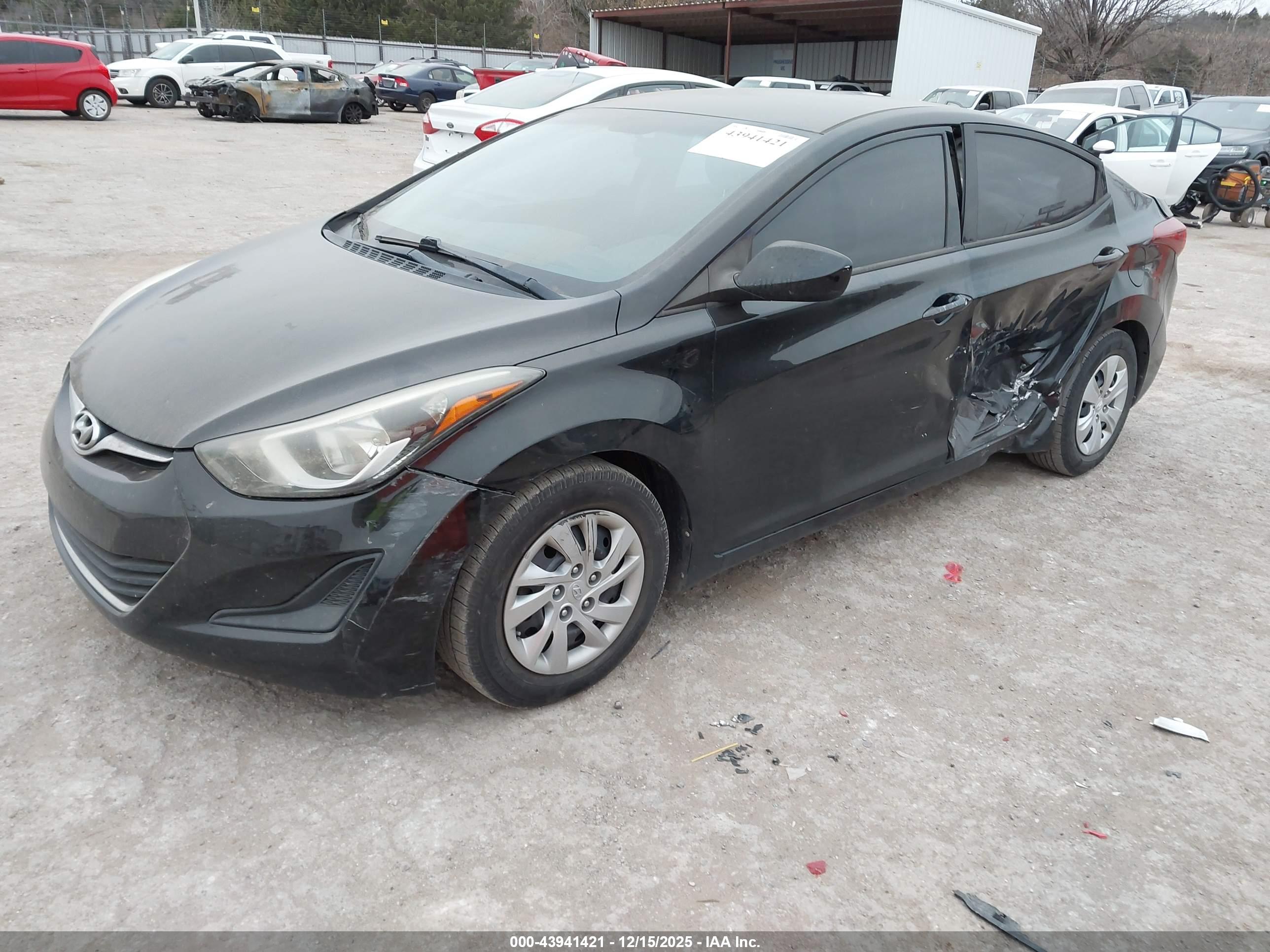 HYUNDAI ELANTRA image 2