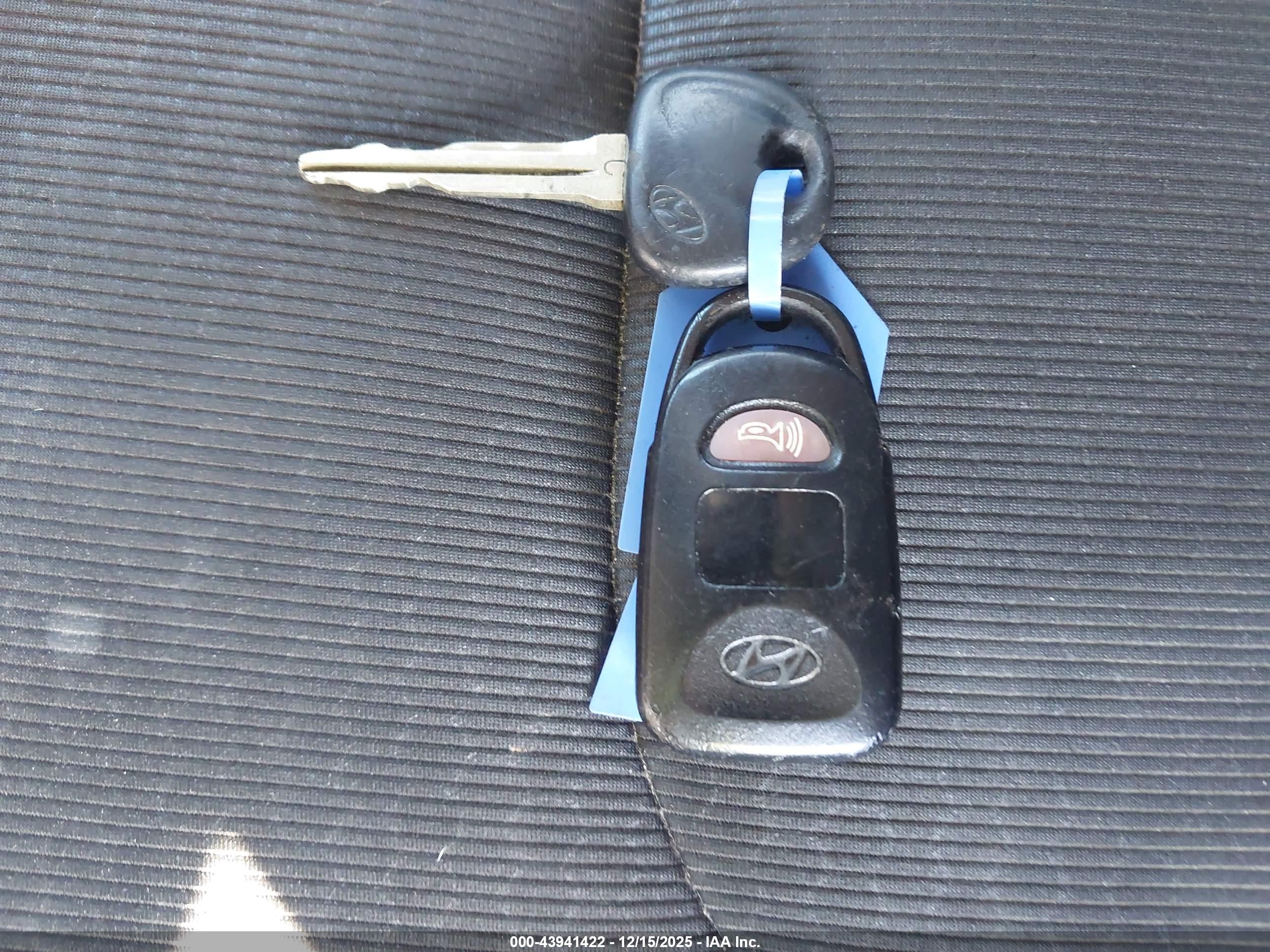 HYUNDAI ELANTRA image 11