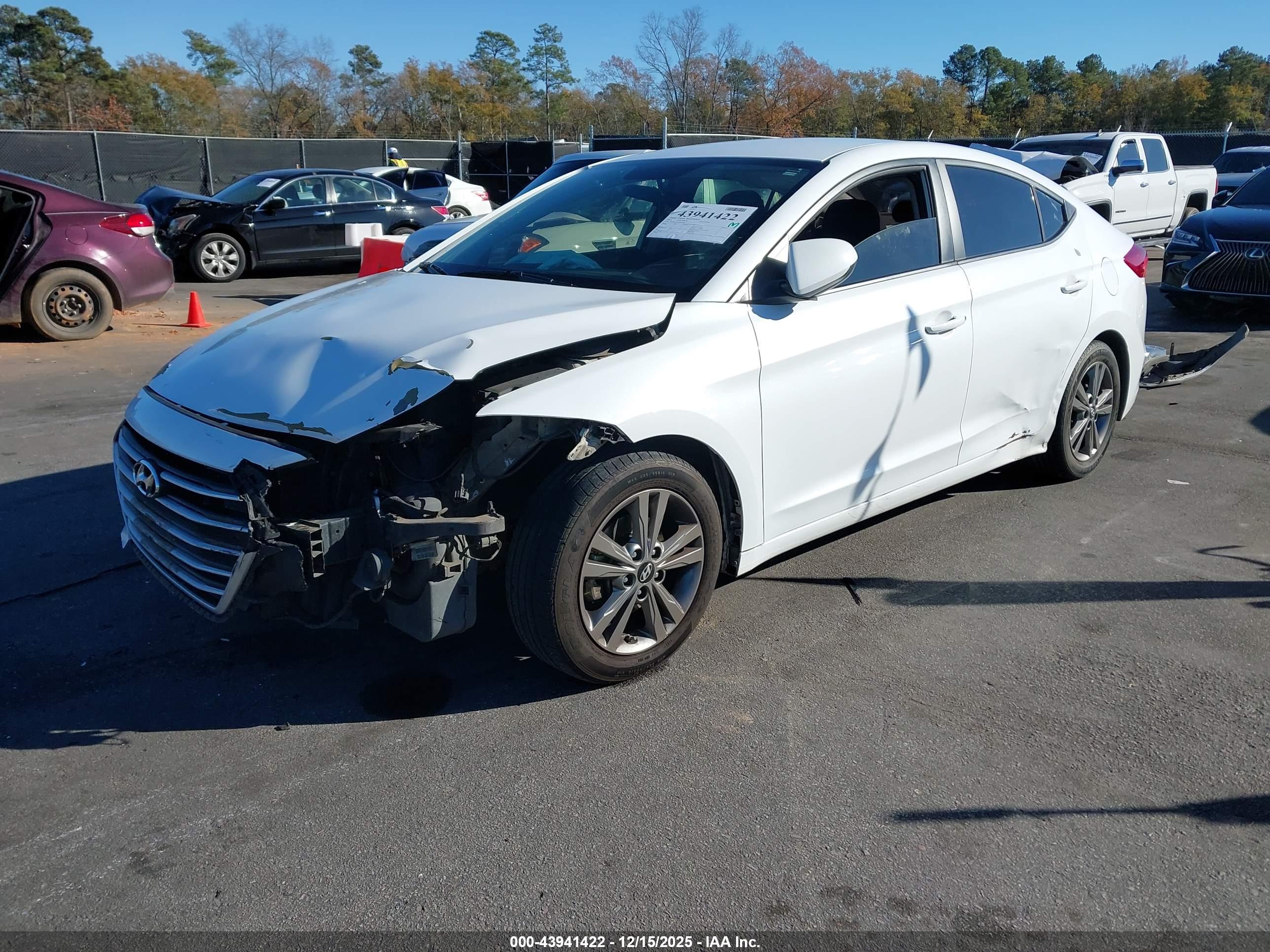 HYUNDAI ELANTRA image 2