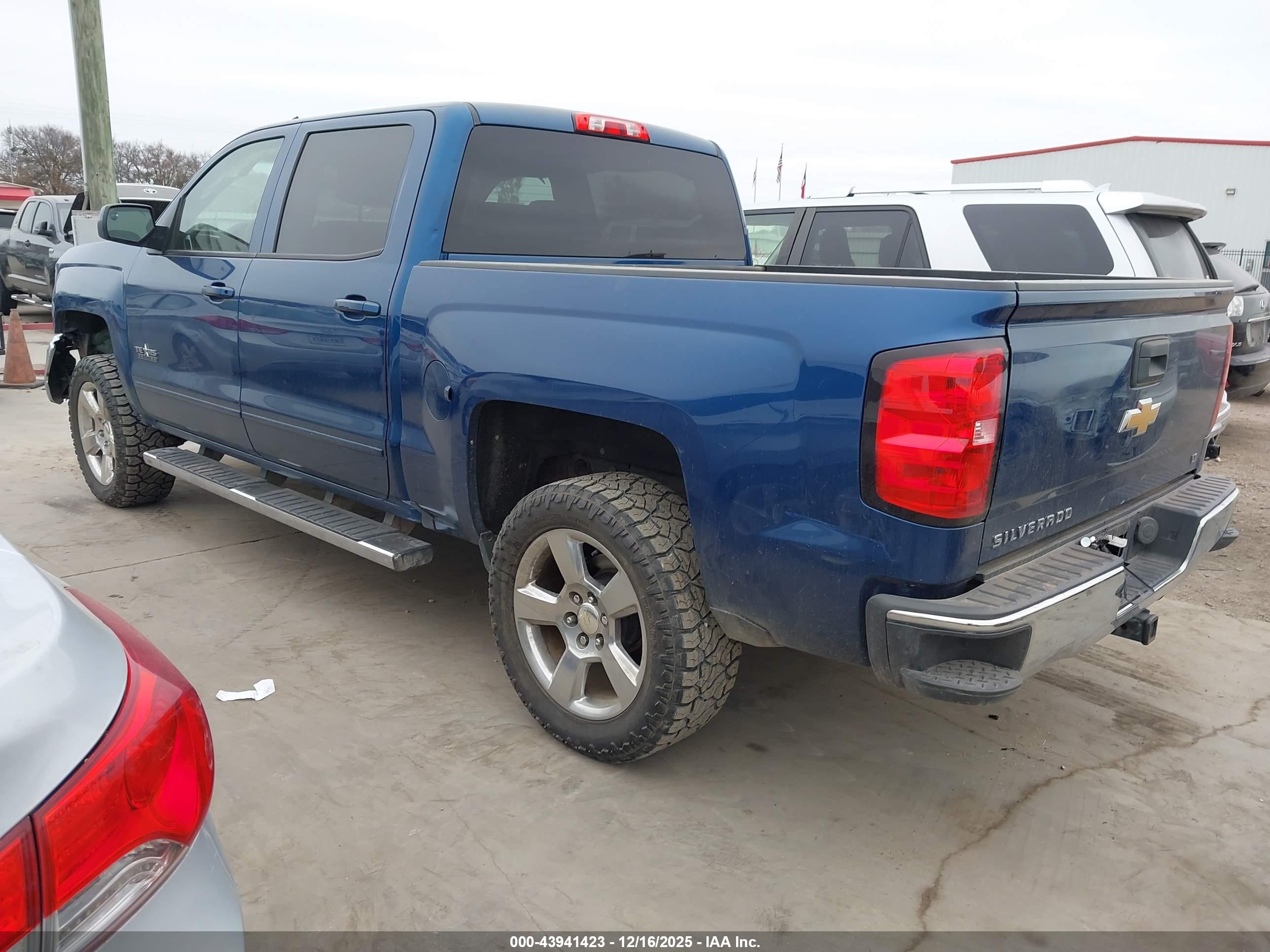 CHEVROLET SILVERADO image 3