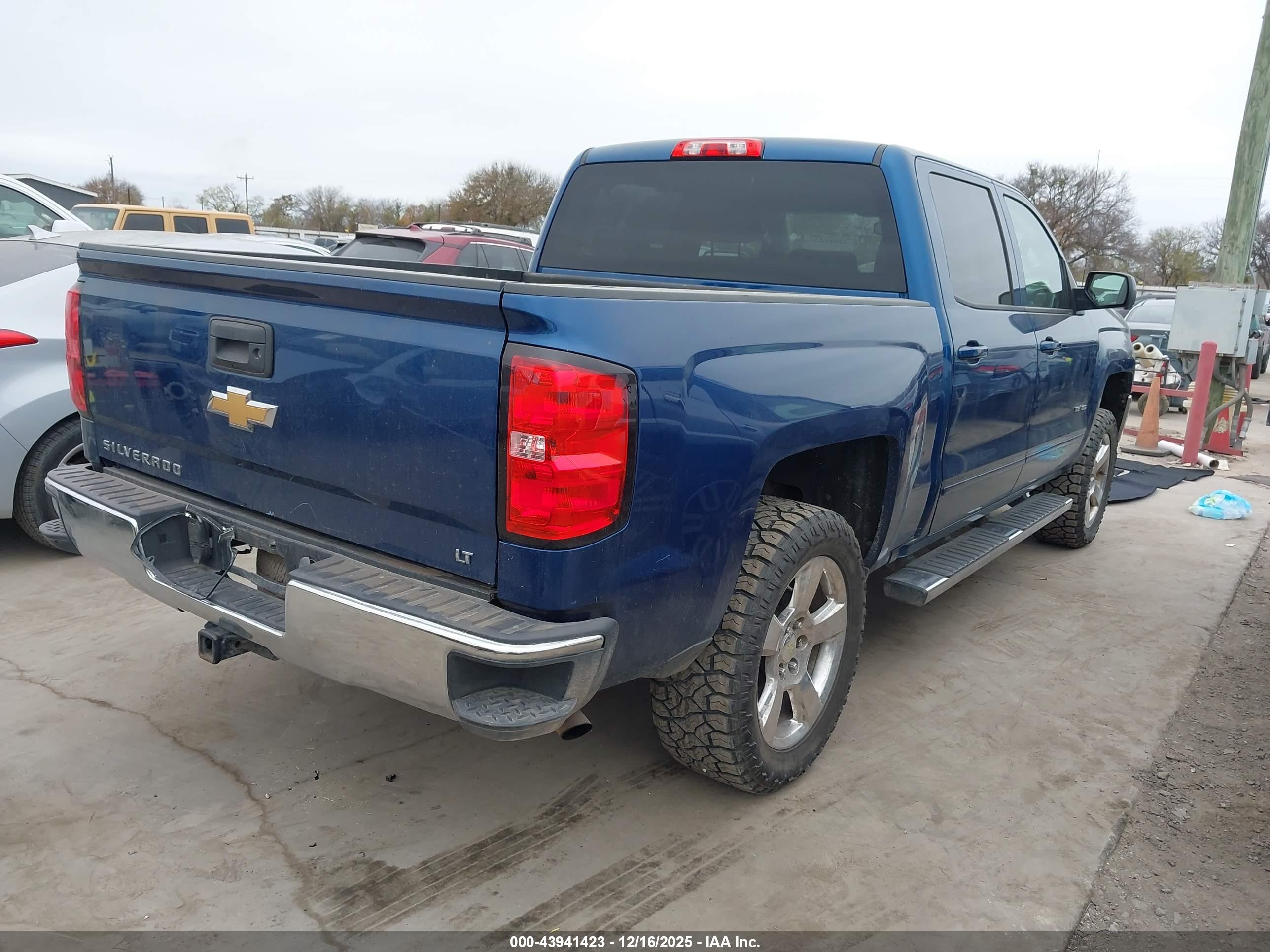 CHEVROLET SILVERADO image 4
