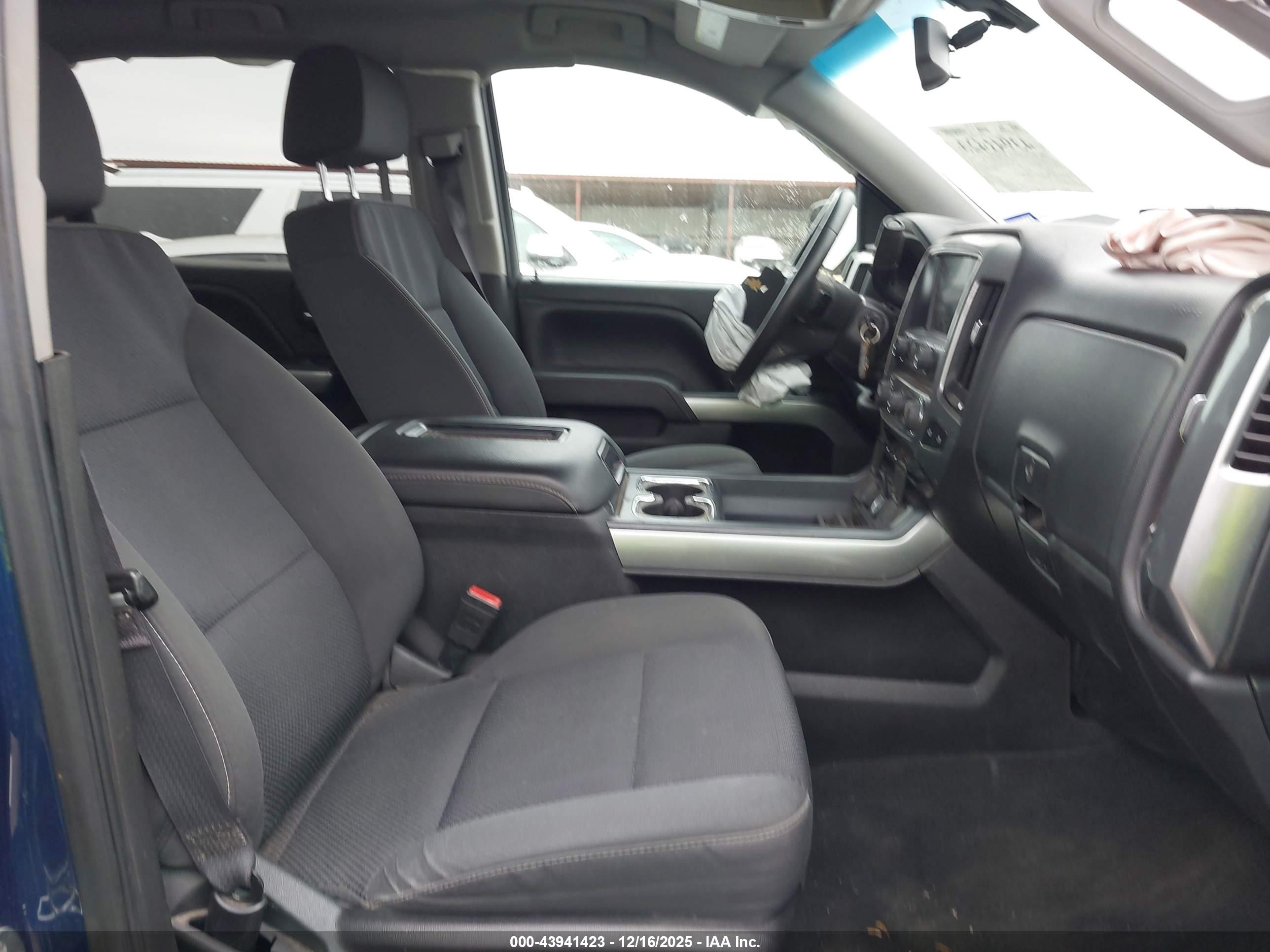 CHEVROLET SILVERADO image 5