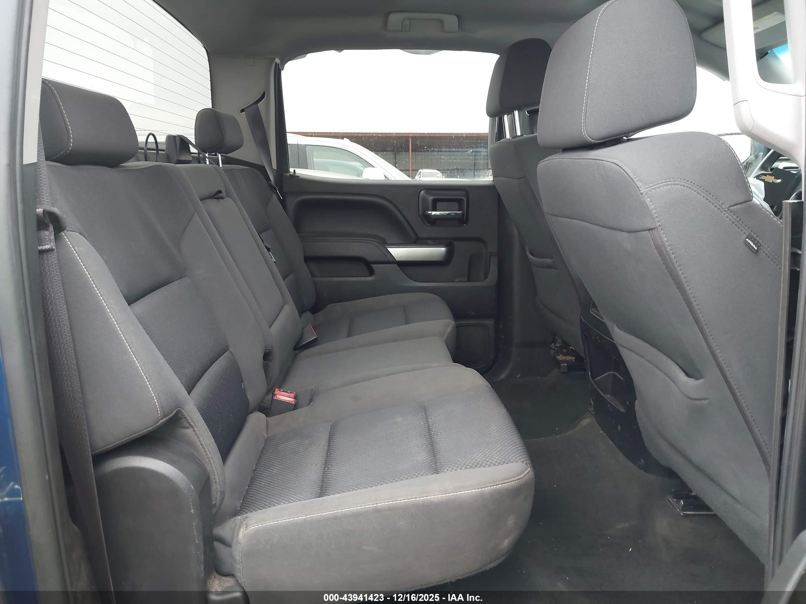 CHEVROLET SILVERADO image 8