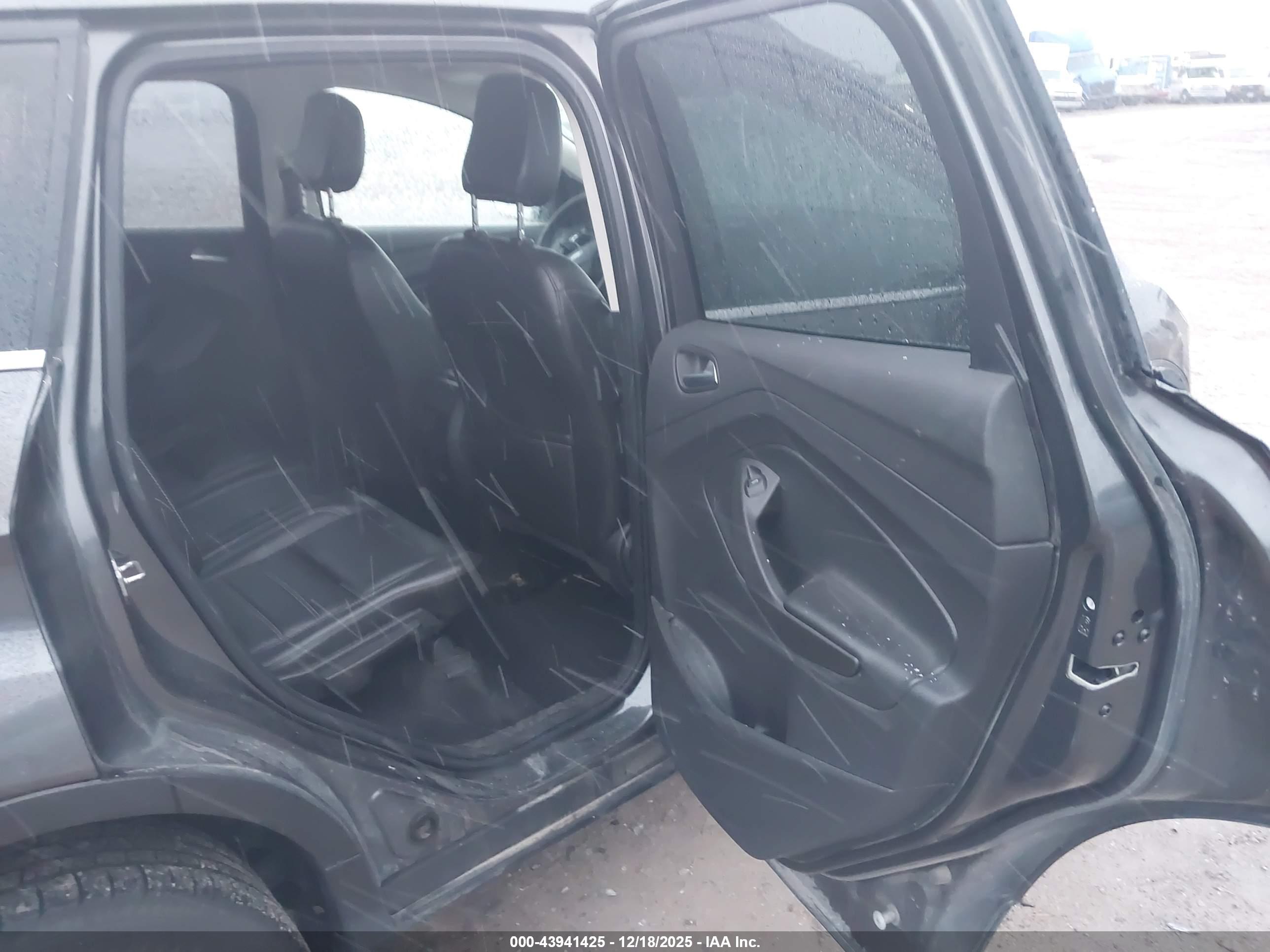 FORD ESCAPE image 8