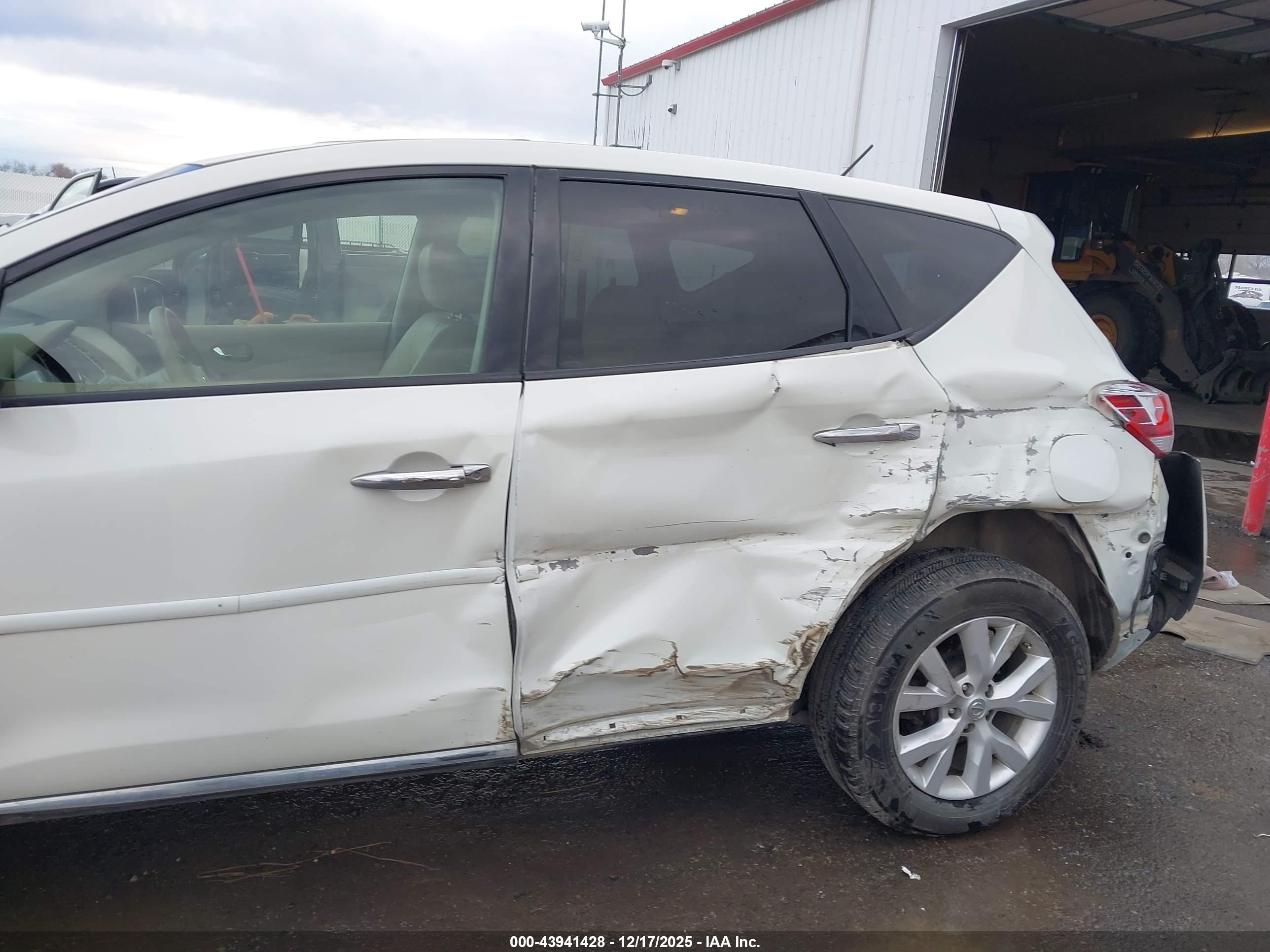 NISSAN MURANO image 6