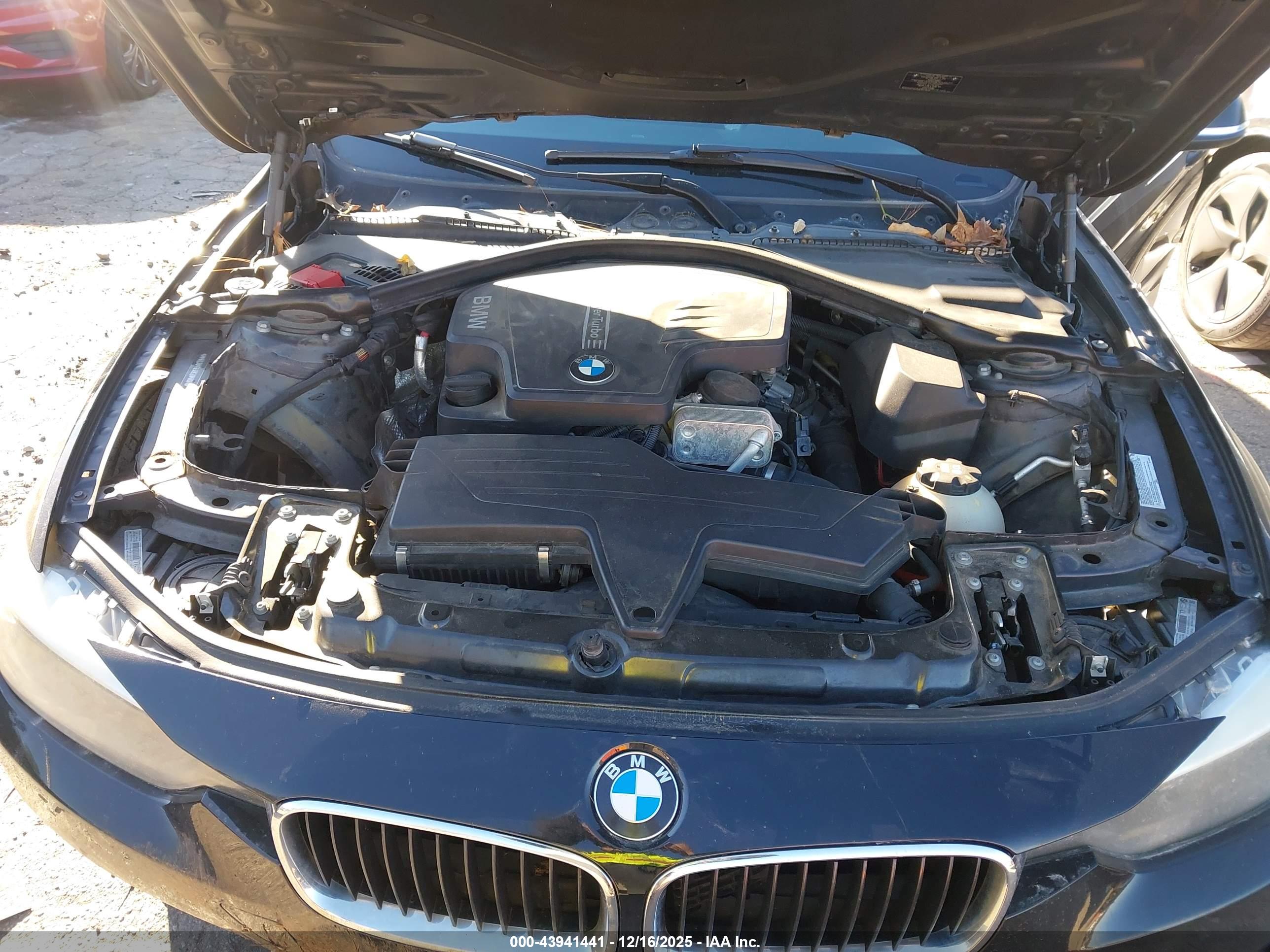 BMW 320I image 10