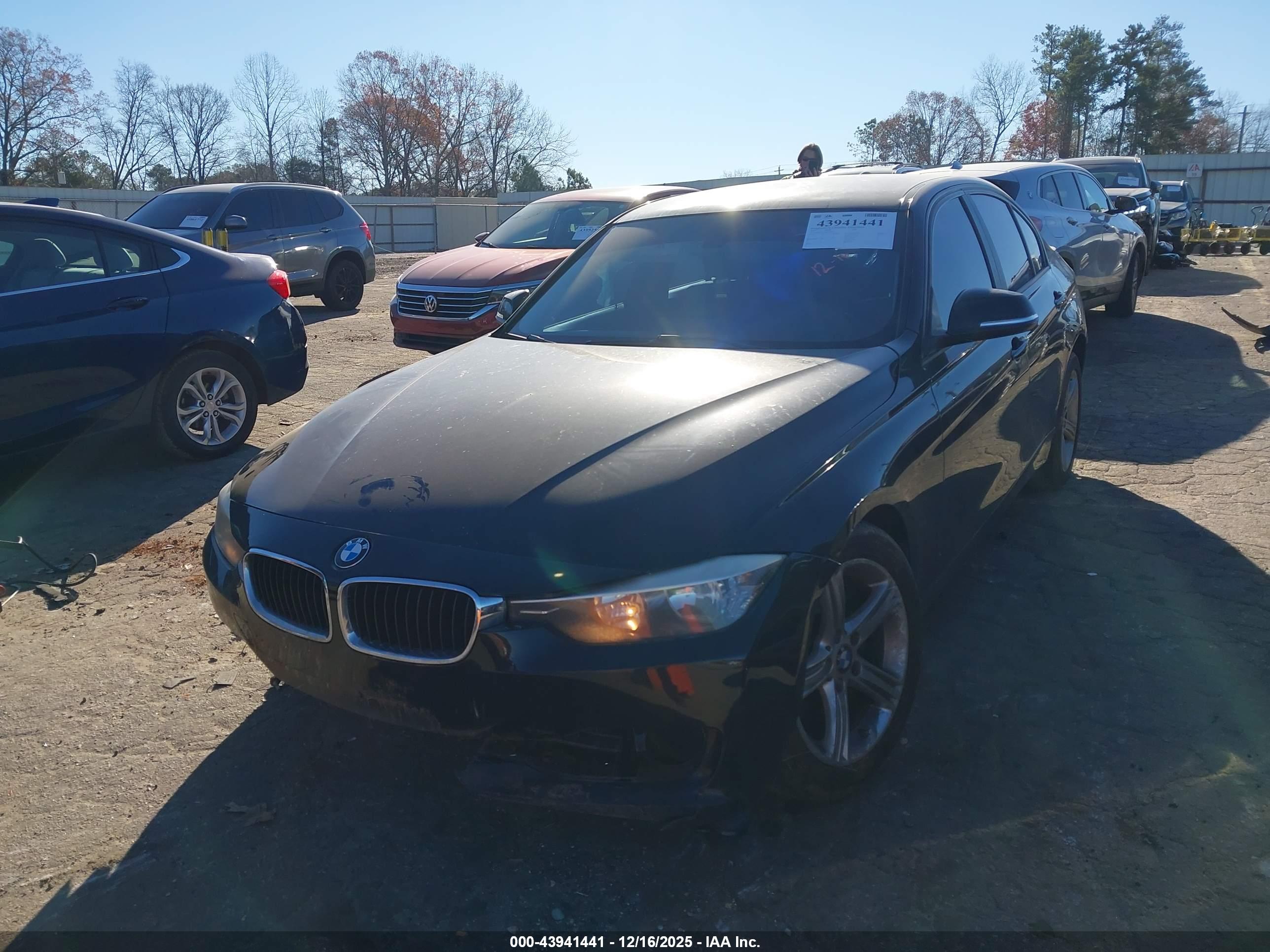 BMW 320I image 2