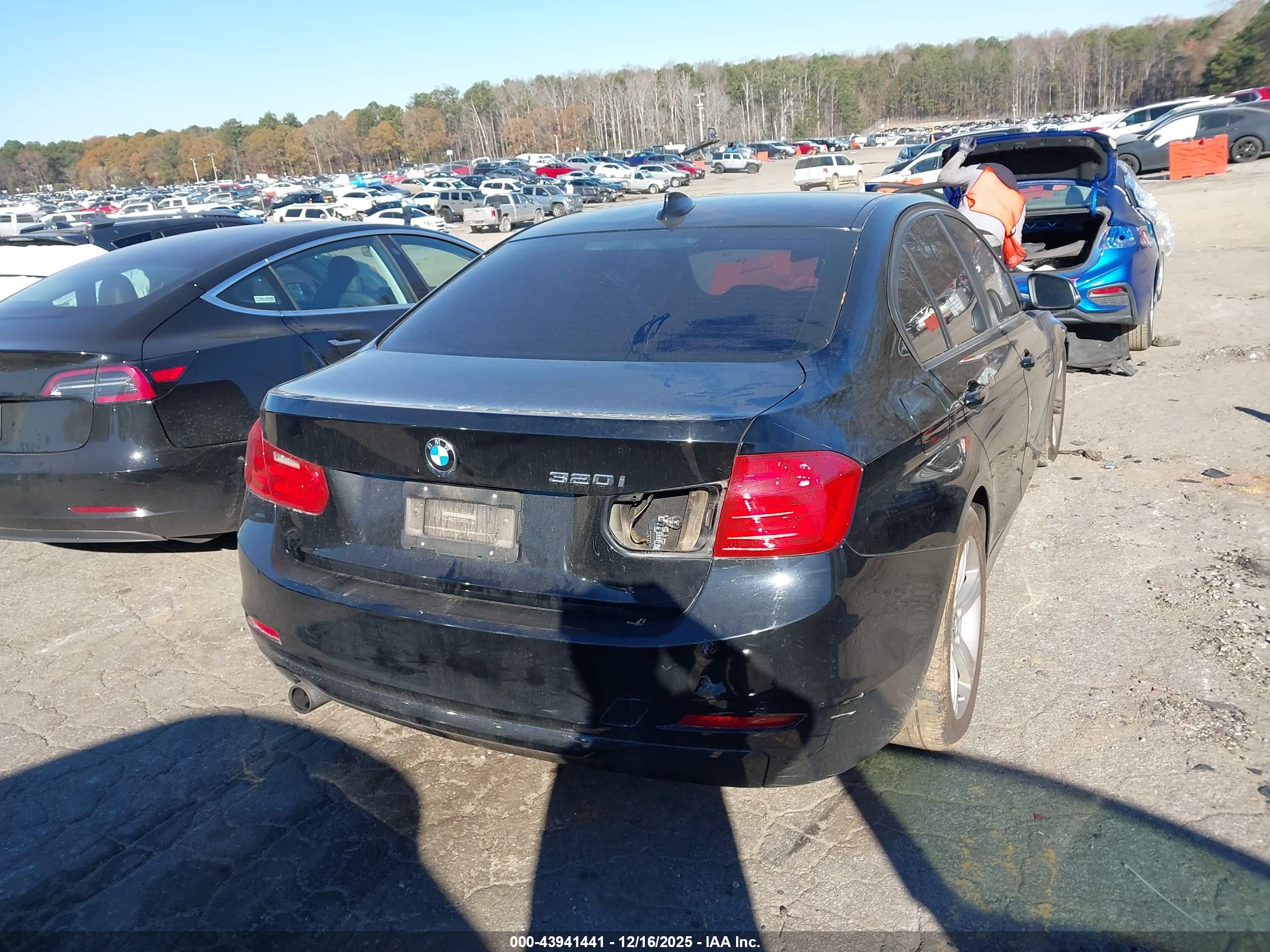 BMW 320I image 4