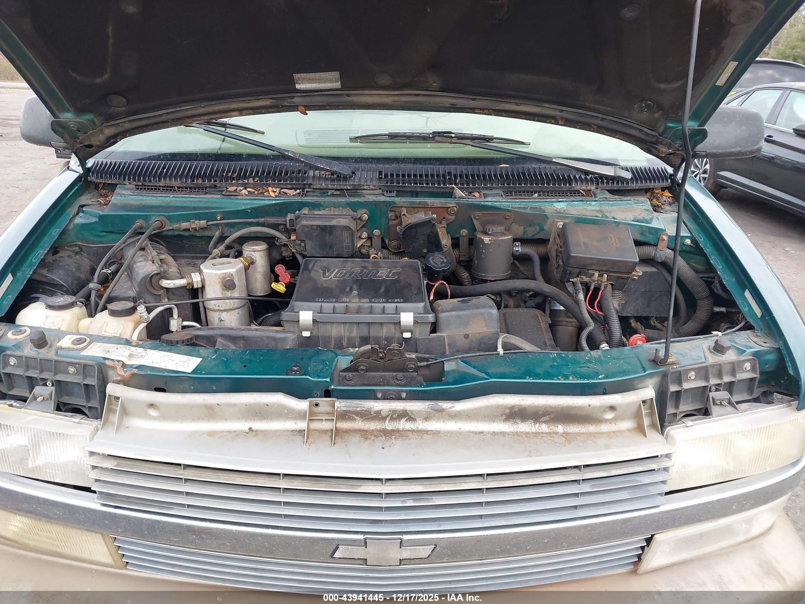 CHEVROLET ASTRO image 10