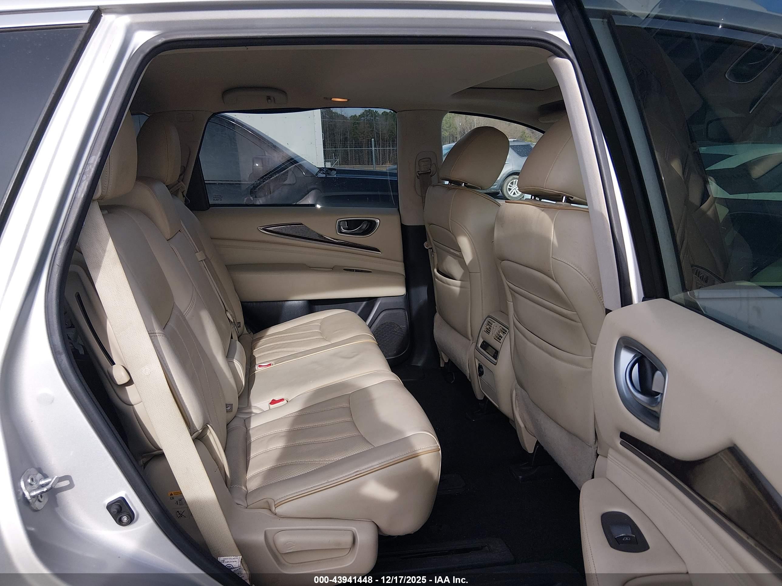 INFINITI QX60 image 8