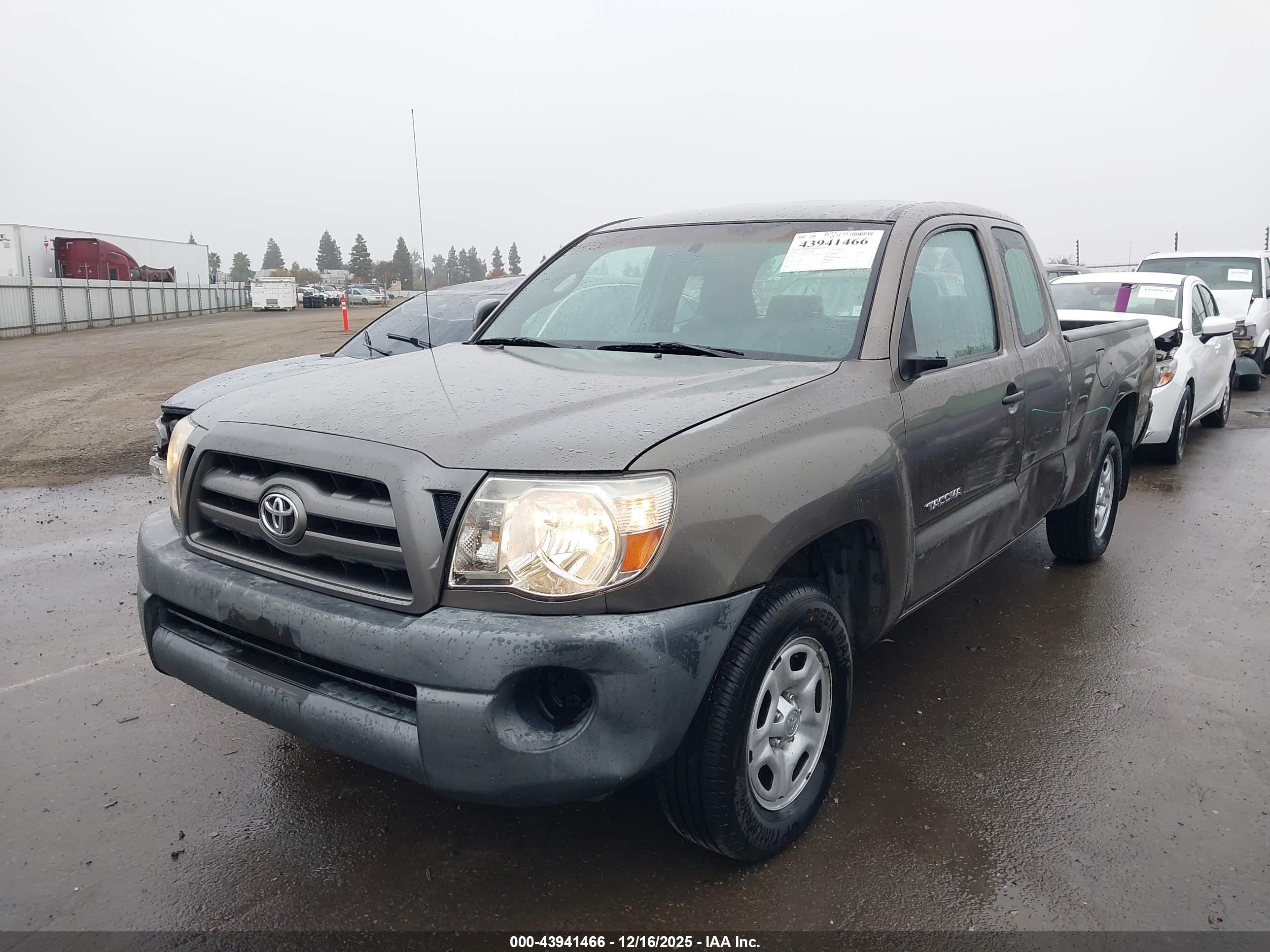 TOYOTA TACOMA image 2