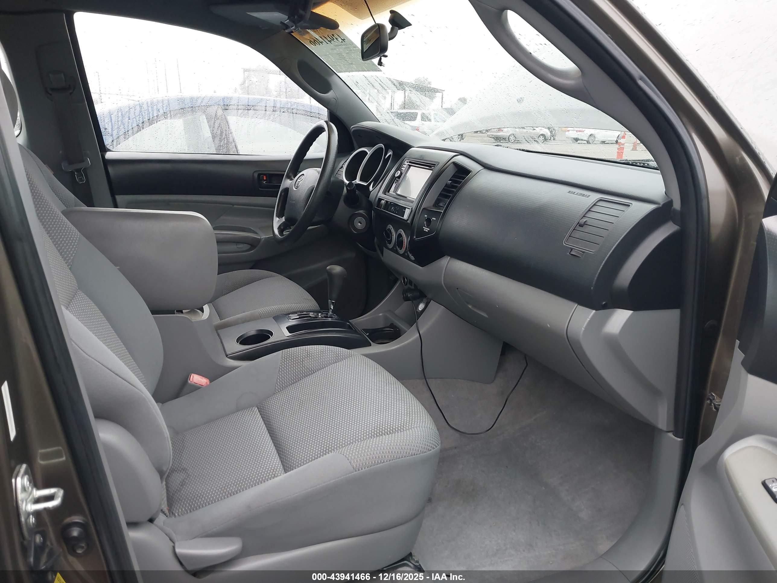 TOYOTA TACOMA image 5