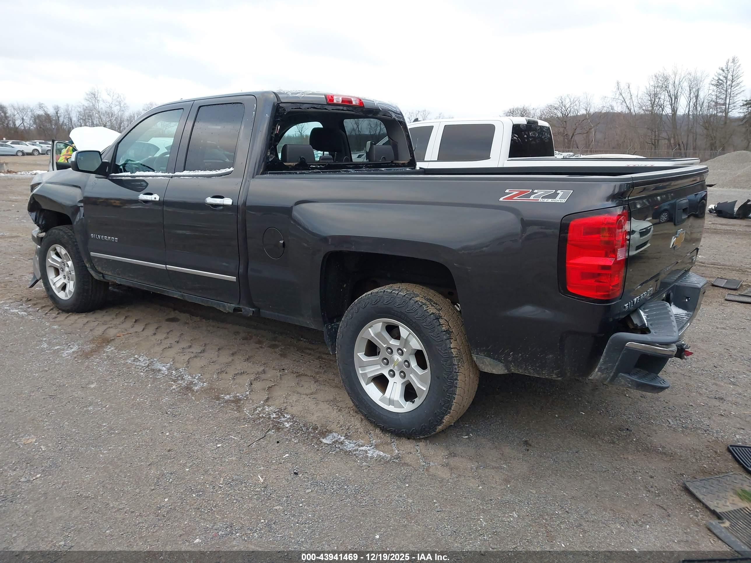 CHEVROLET SILVERADO image 3