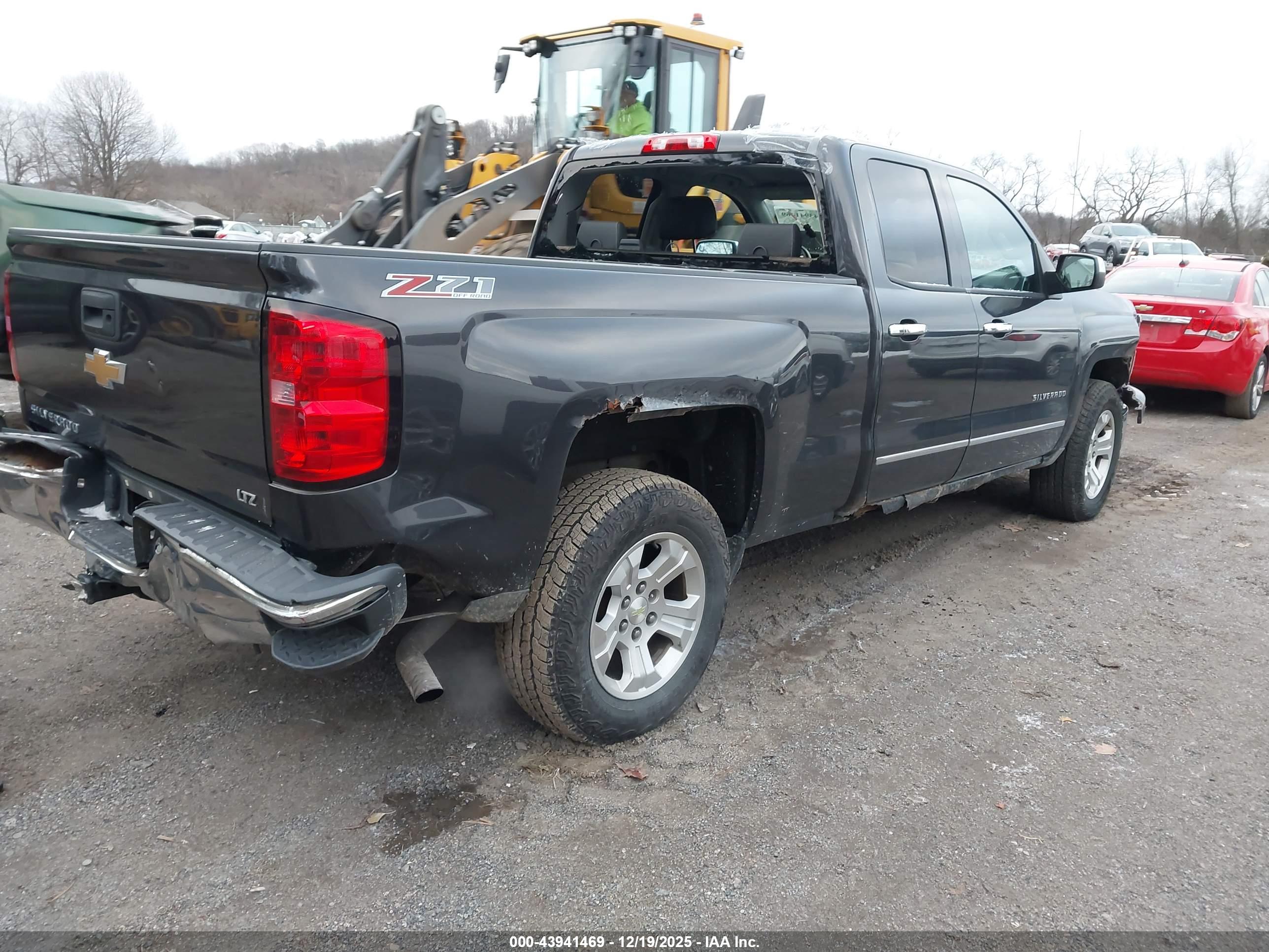CHEVROLET SILVERADO image 4