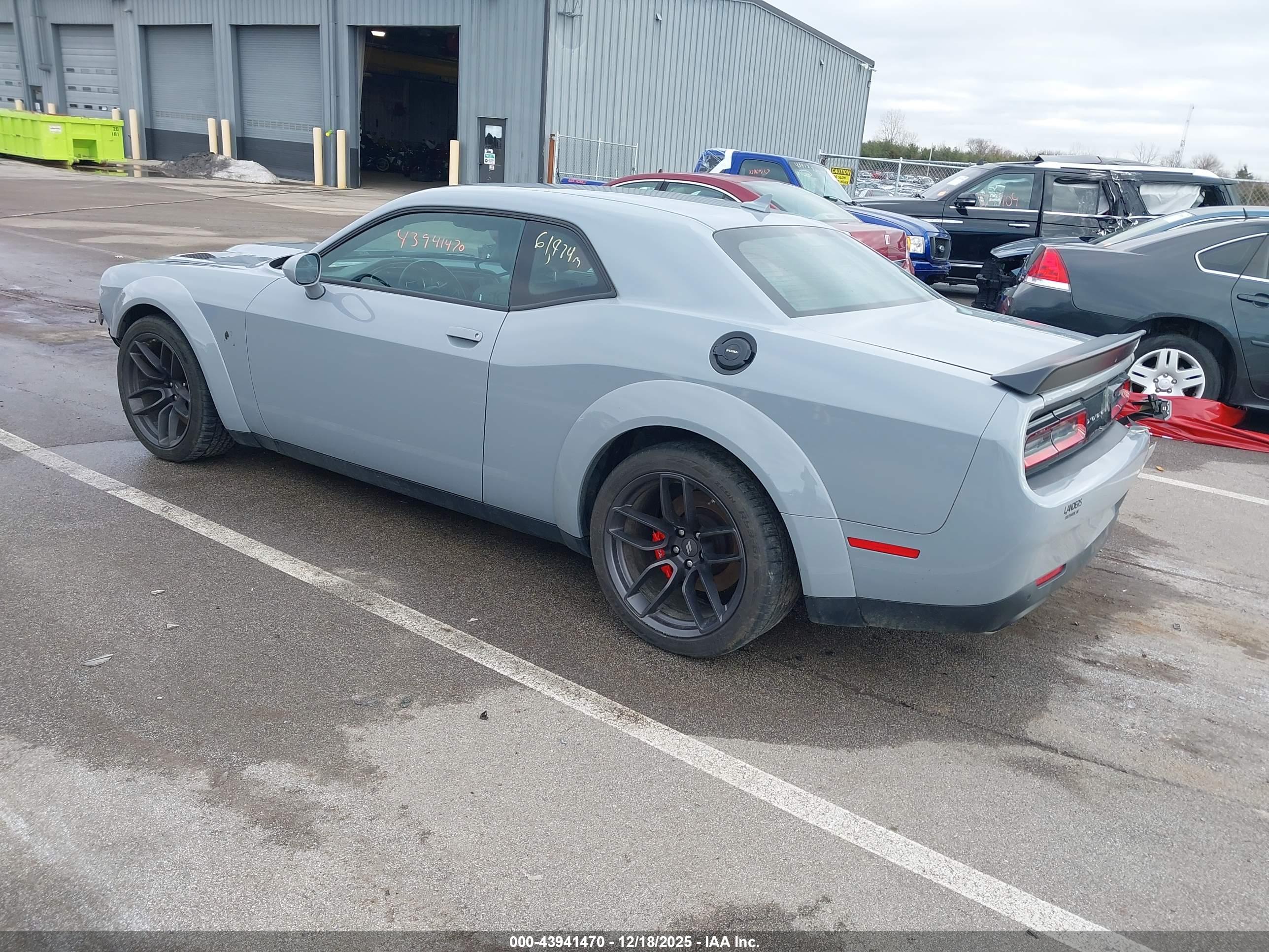 DODGE CHALLENGER image 3