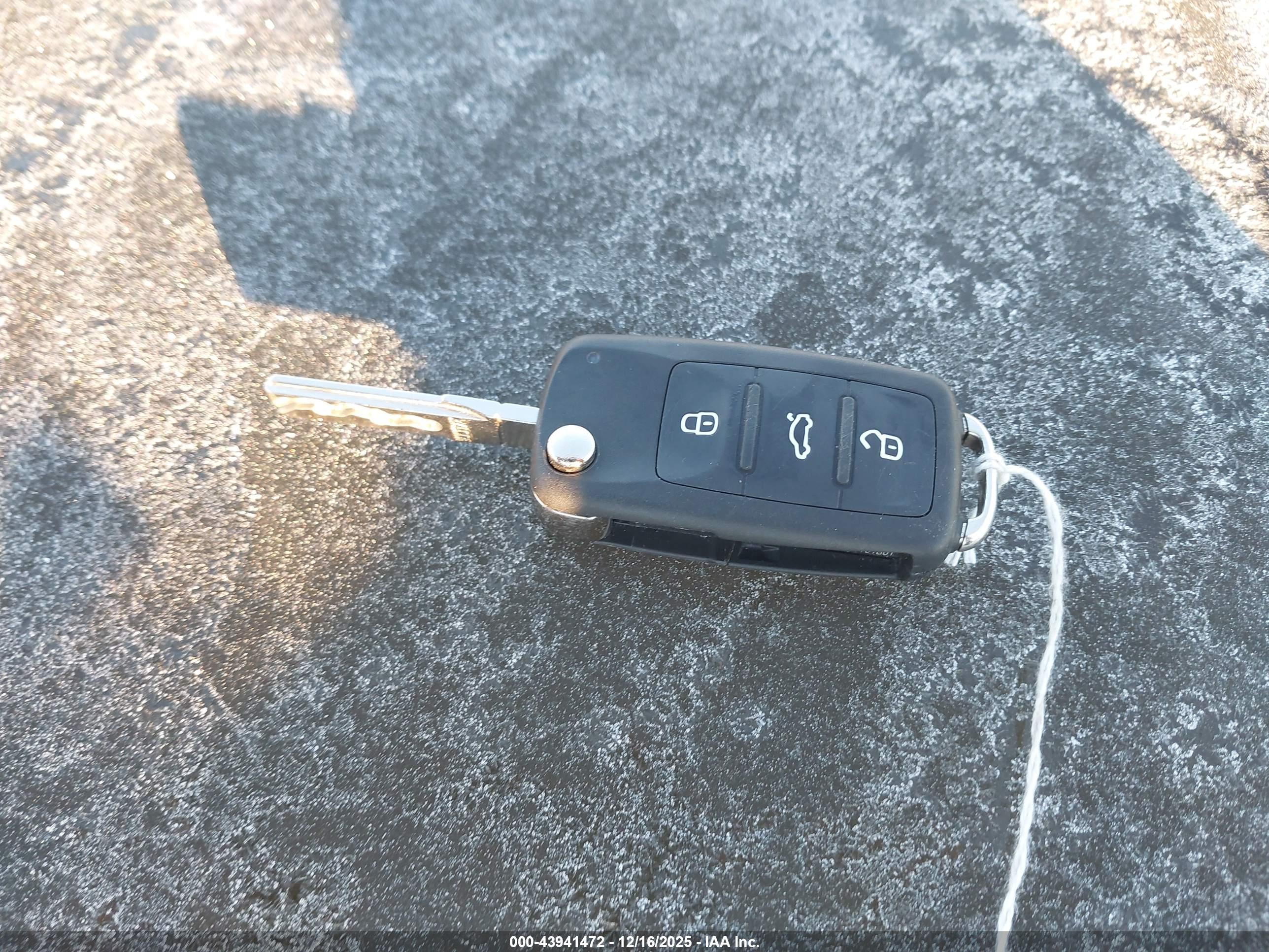 VOLKSWAGEN EOS image 11
