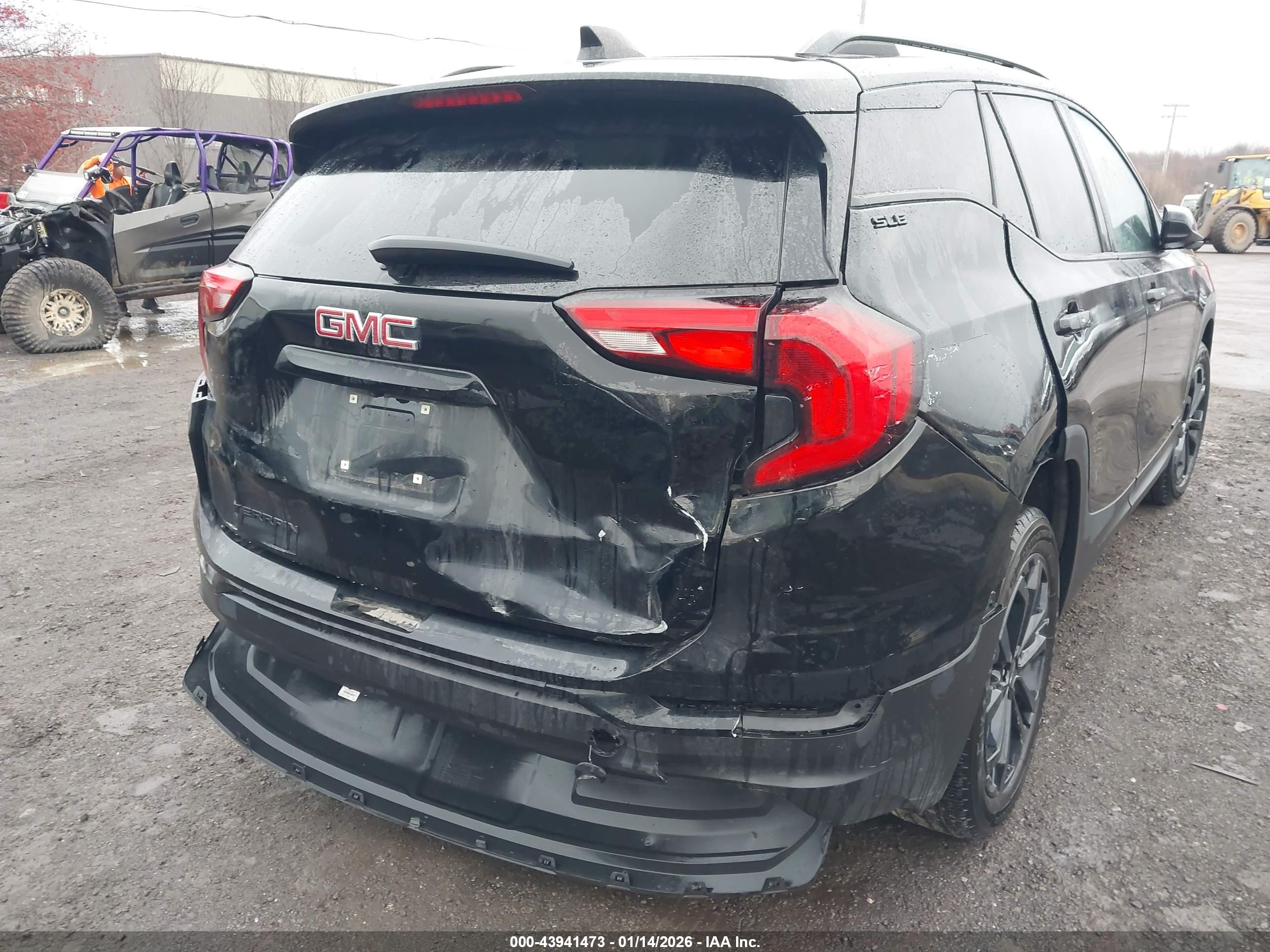 GMC TERRAIN image 6