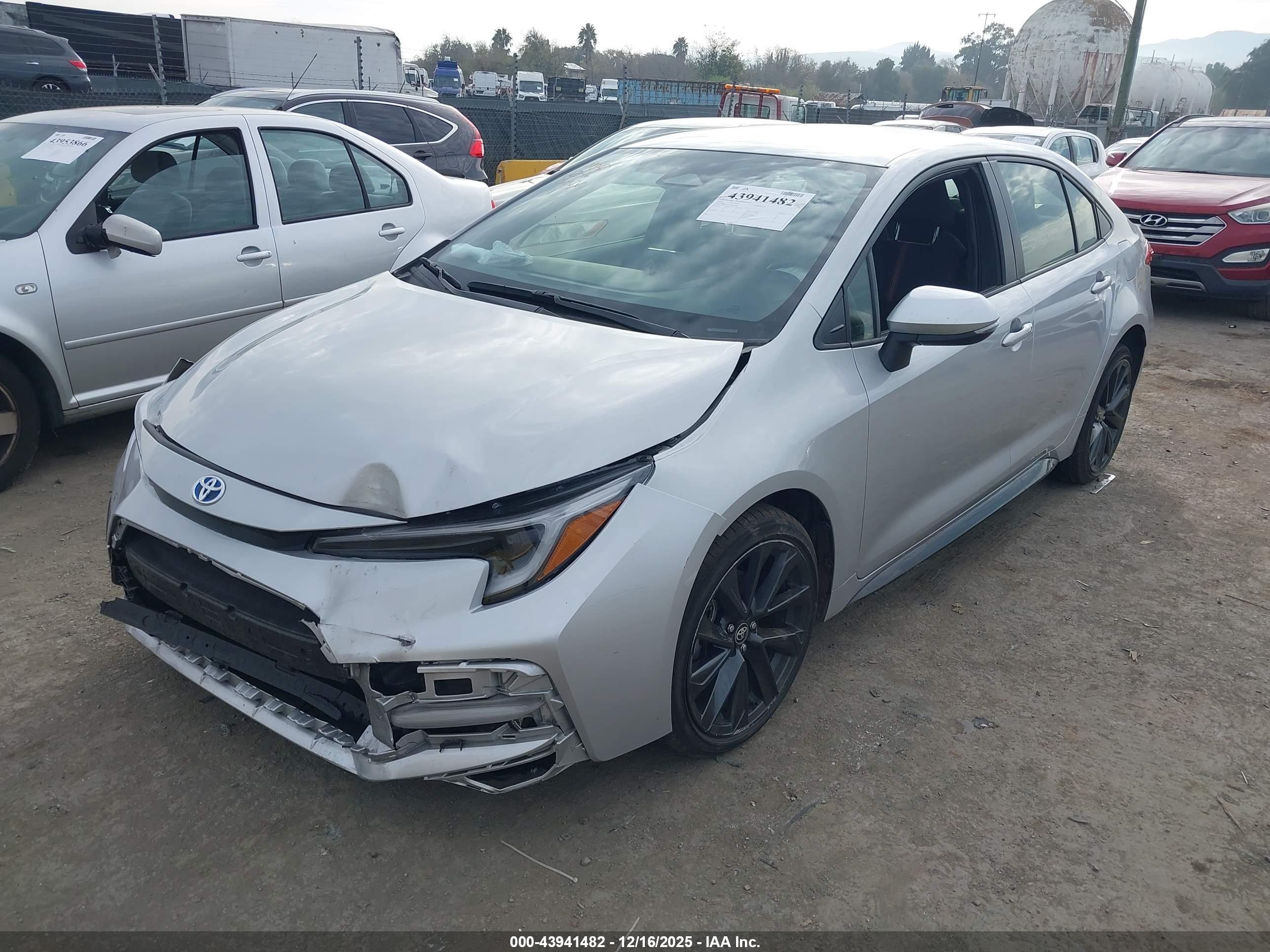 TOYOTA COROLLA image 2