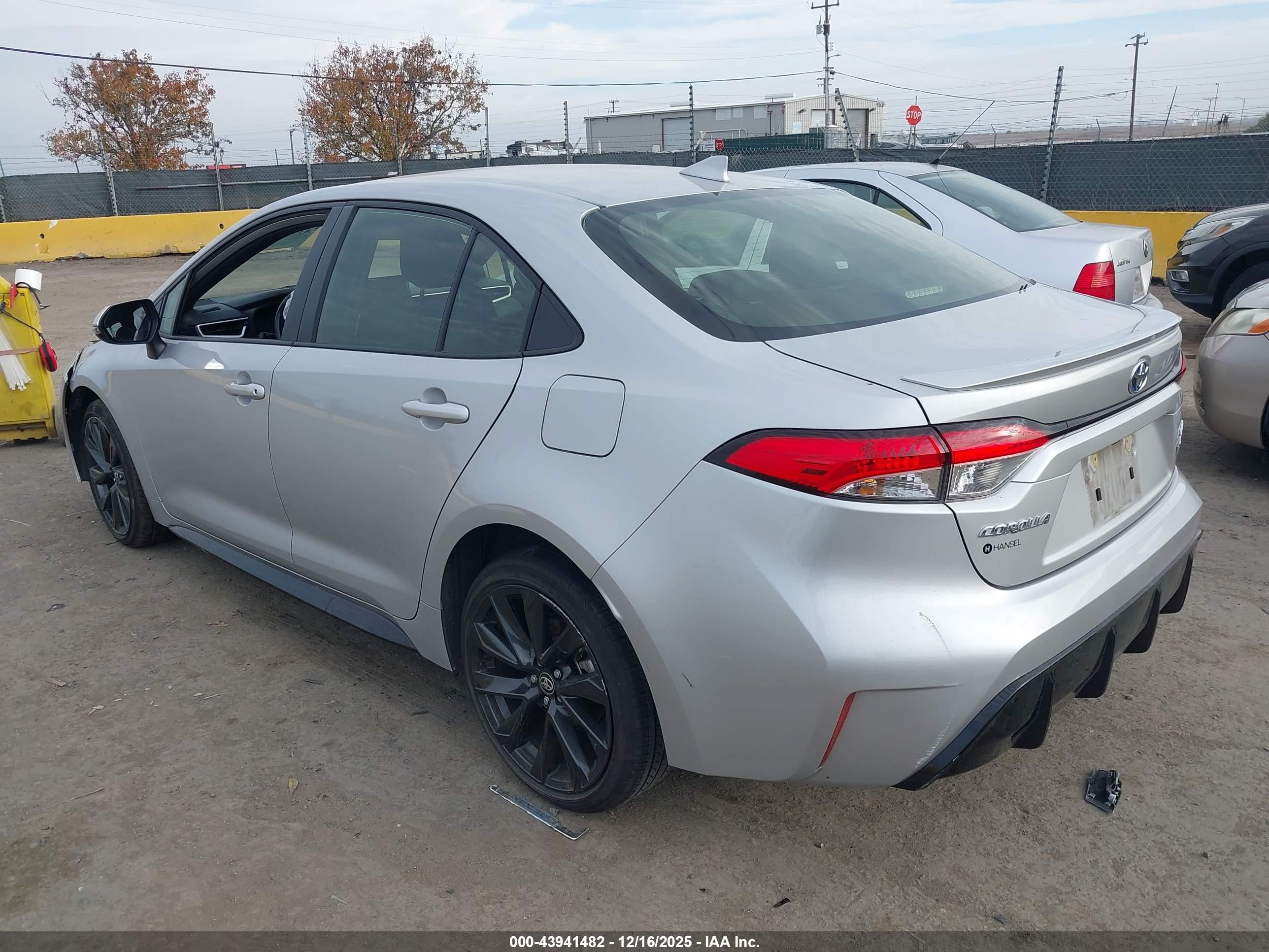 TOYOTA COROLLA image 3