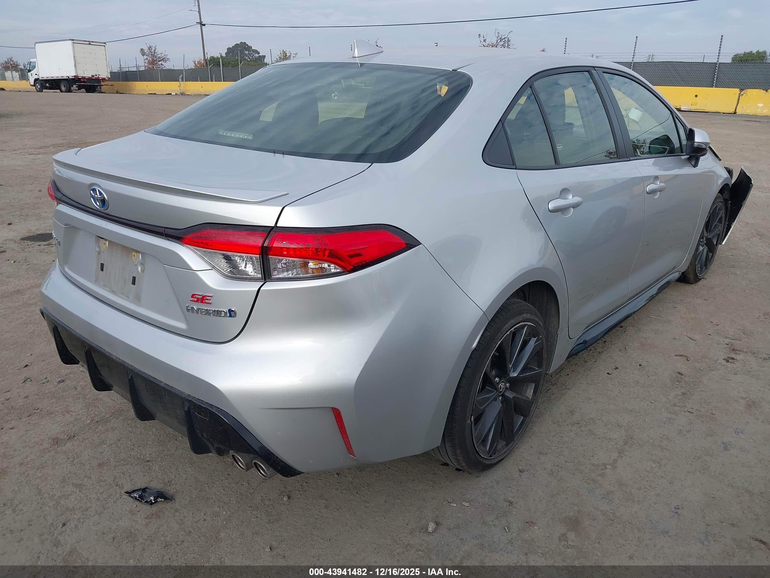 TOYOTA COROLLA image 4