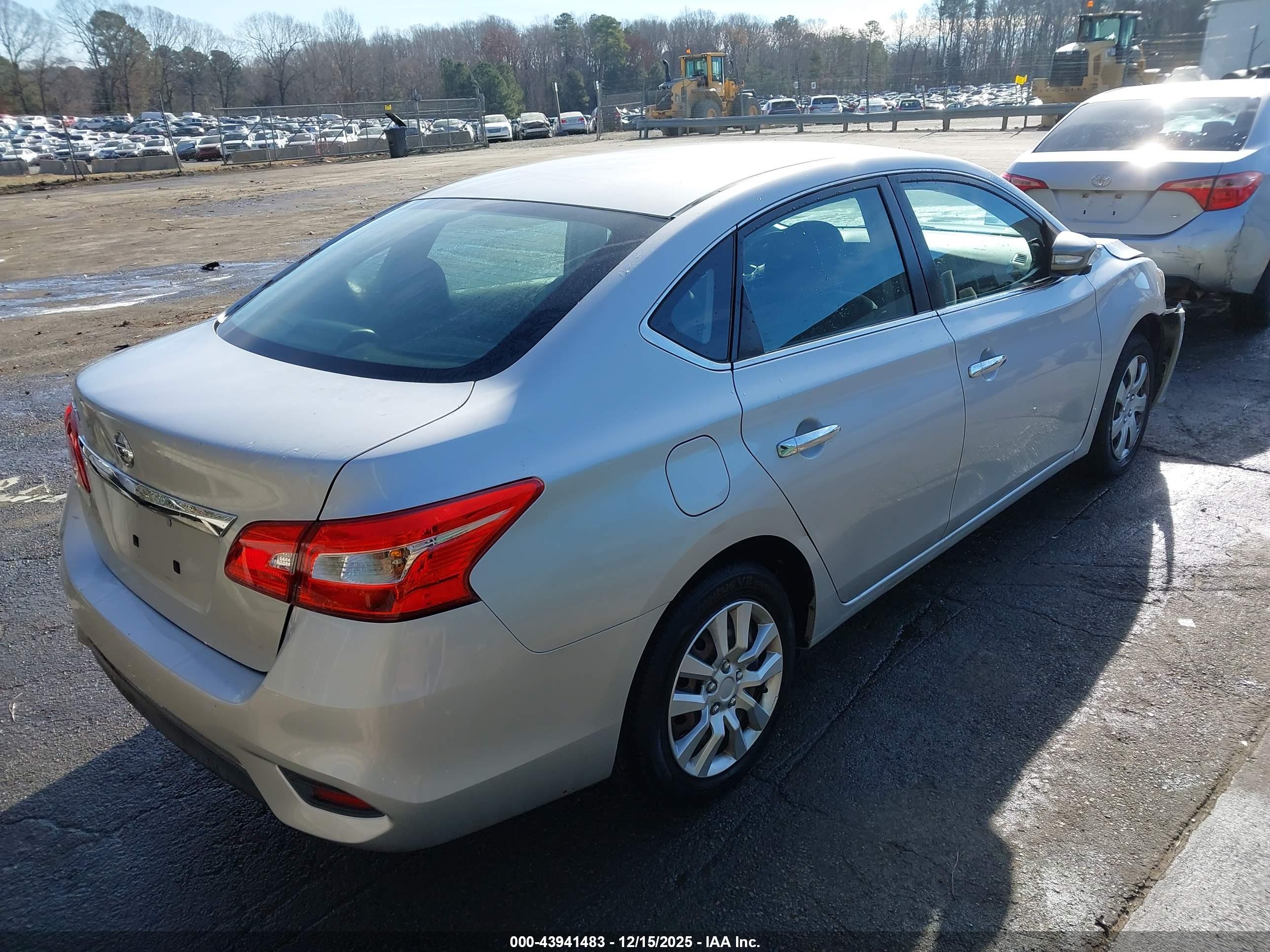 NISSAN SENTRA image 4