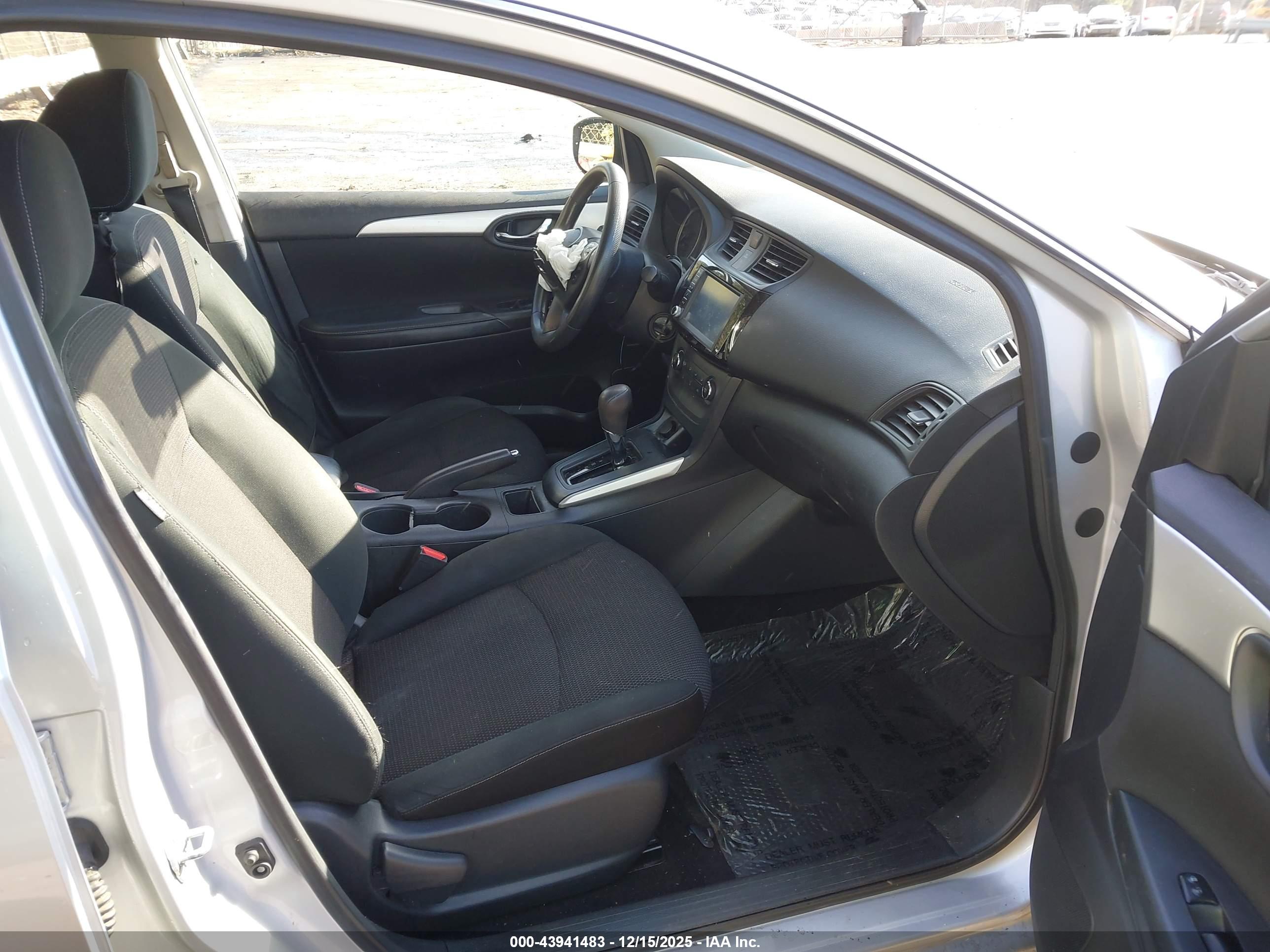 NISSAN SENTRA image 5