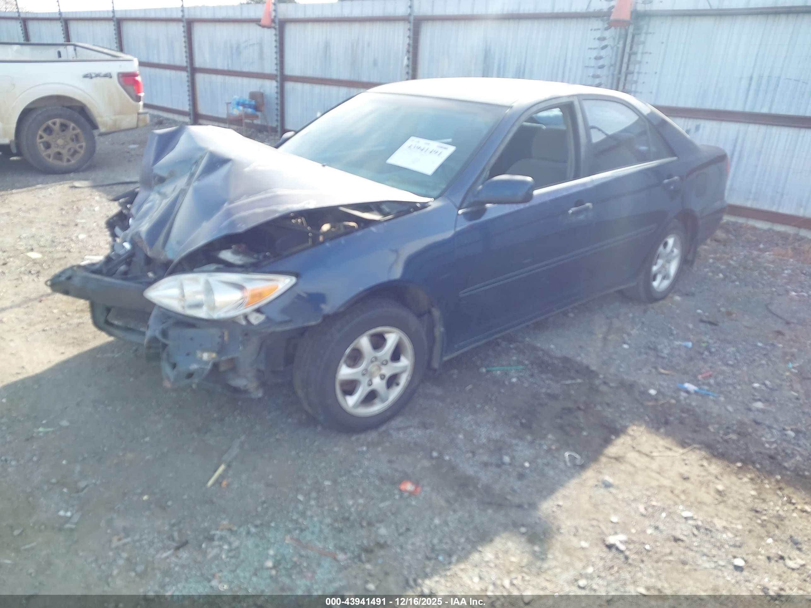 TOYOTA CAMRY image 2