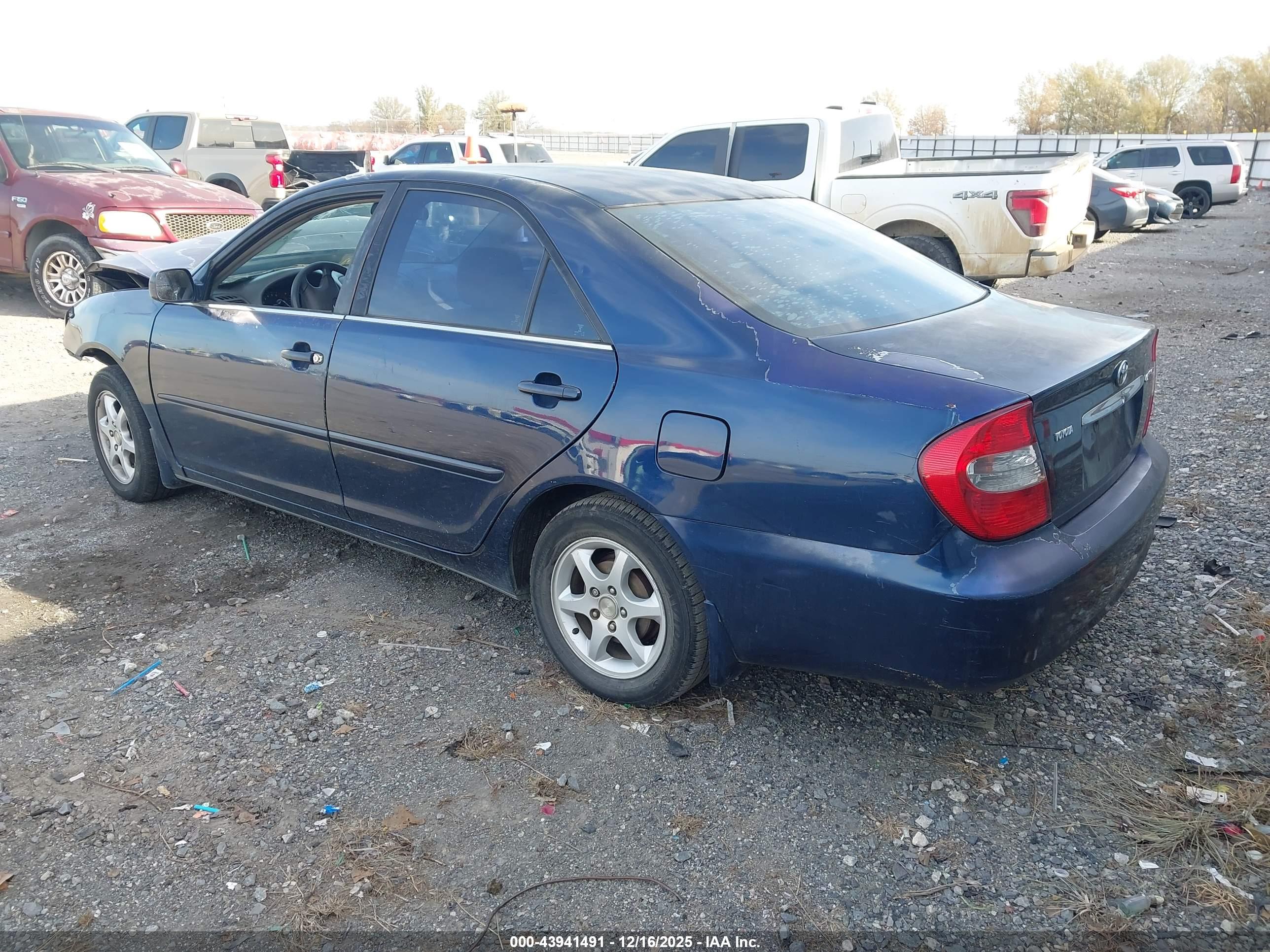 TOYOTA CAMRY image 3