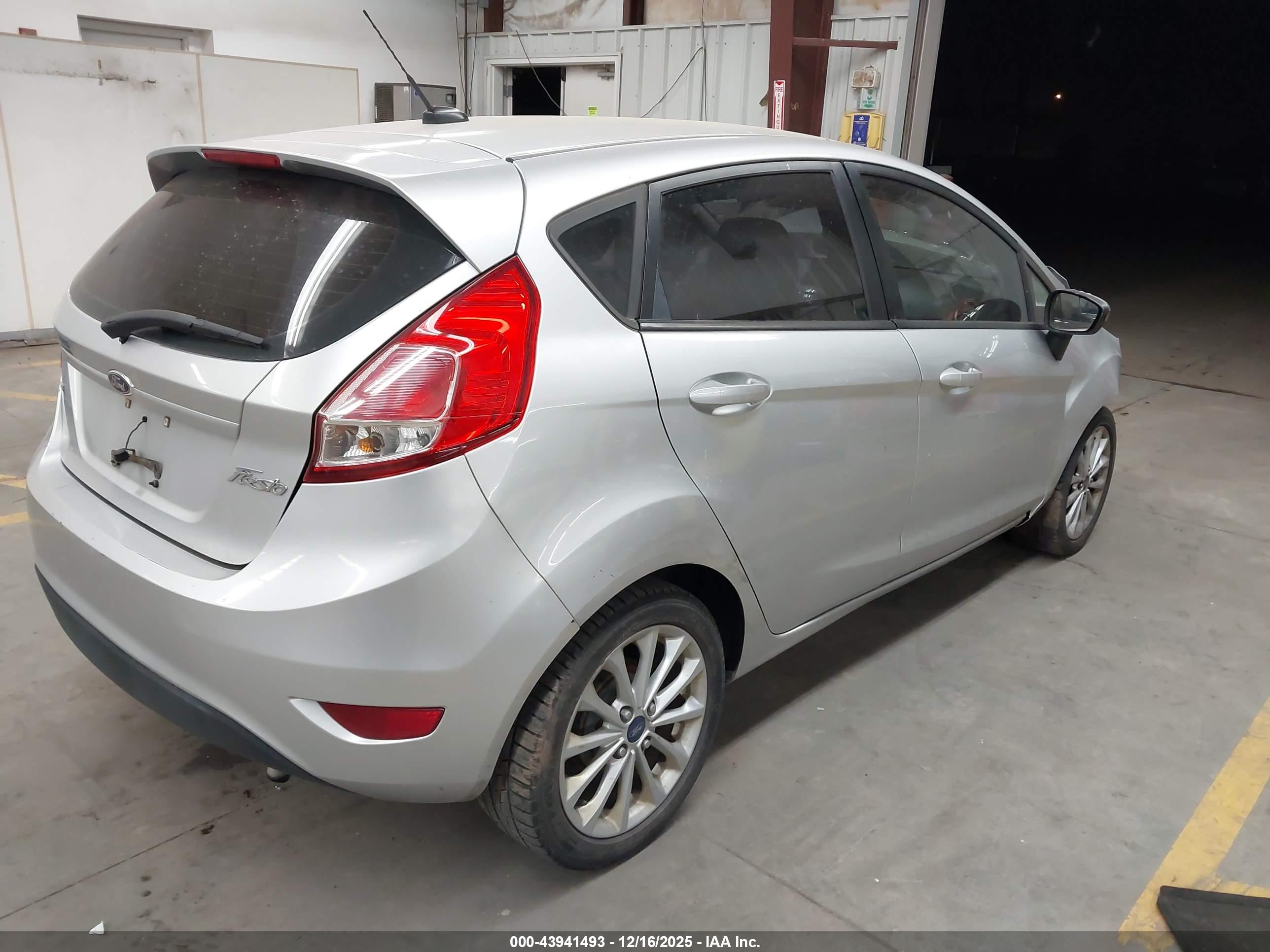 FORD FIESTA image 4