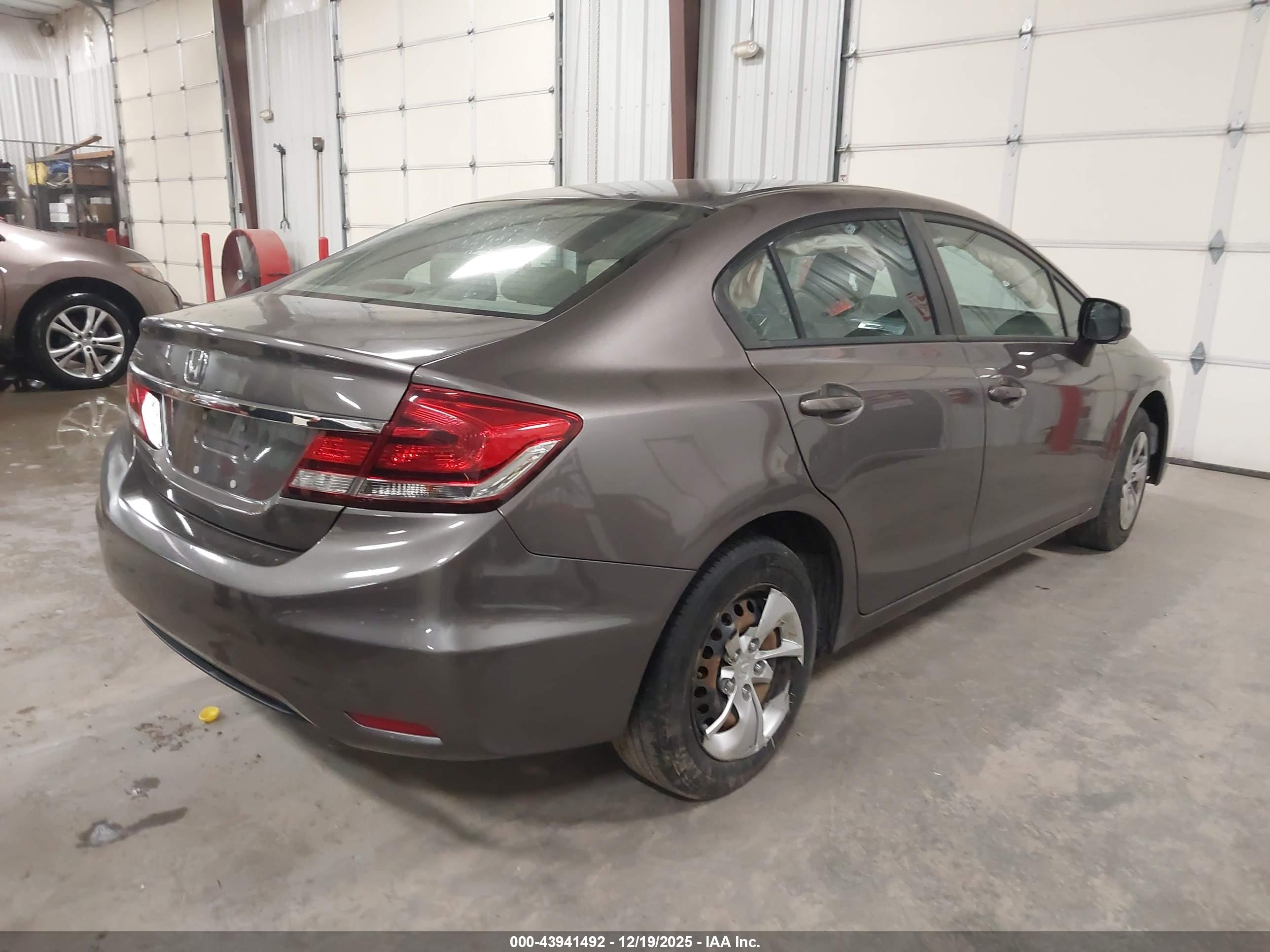 HONDA CIVIC image 4