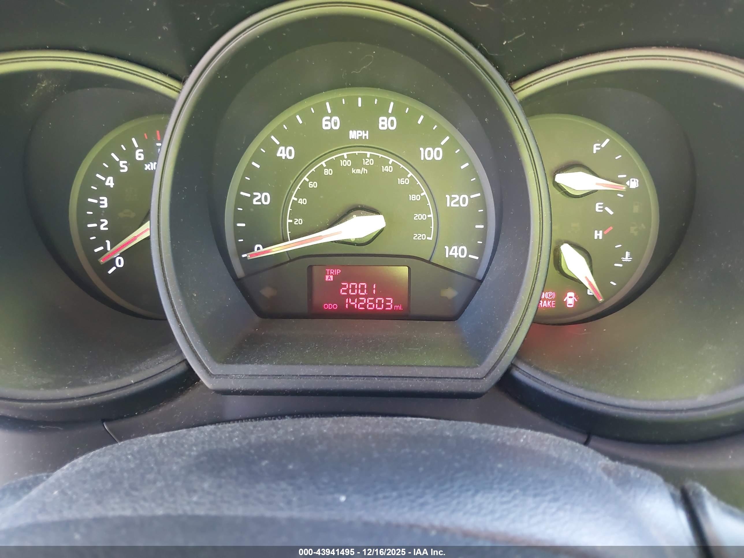 KIA RIO image 7