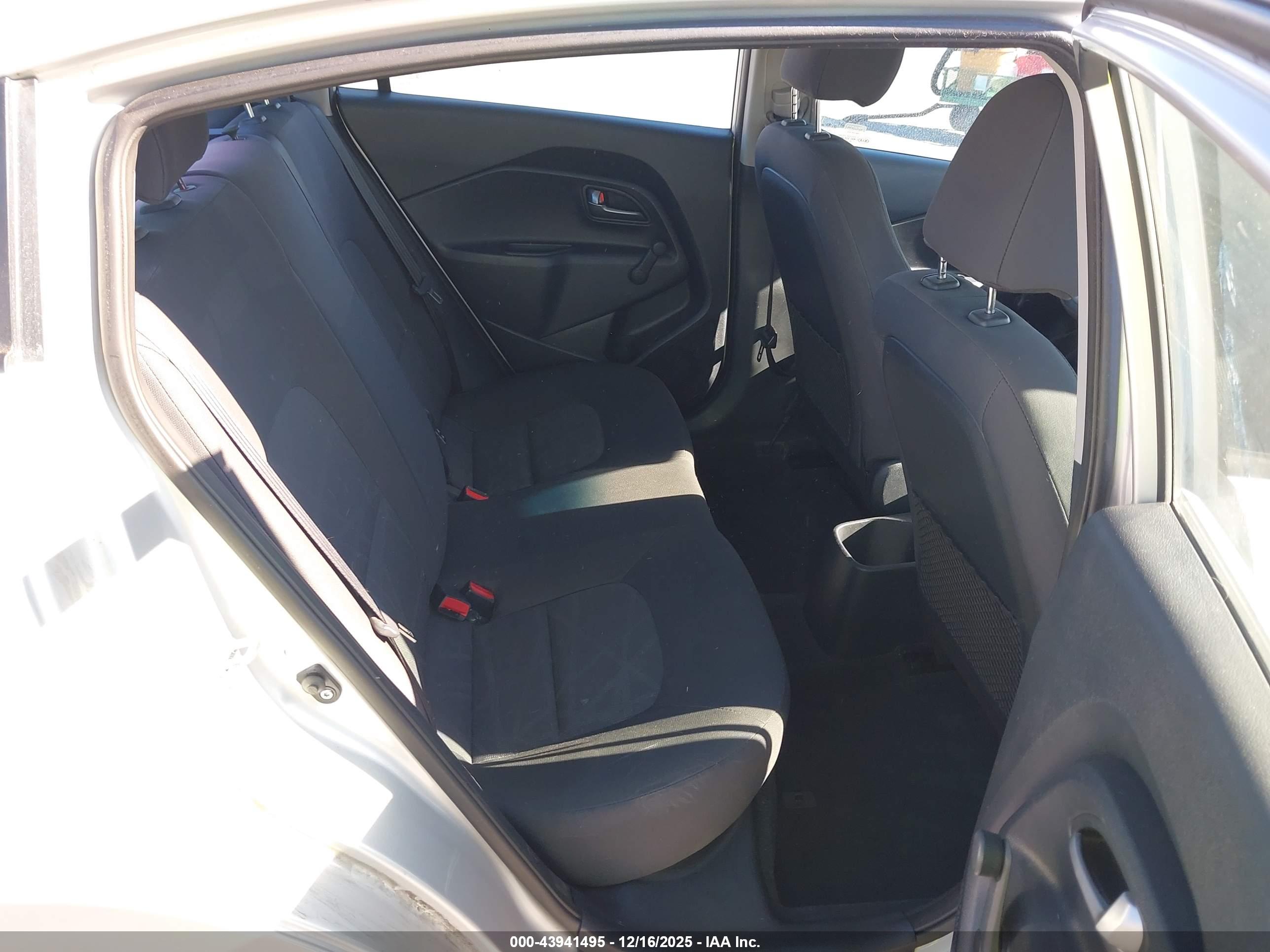KIA RIO image 8