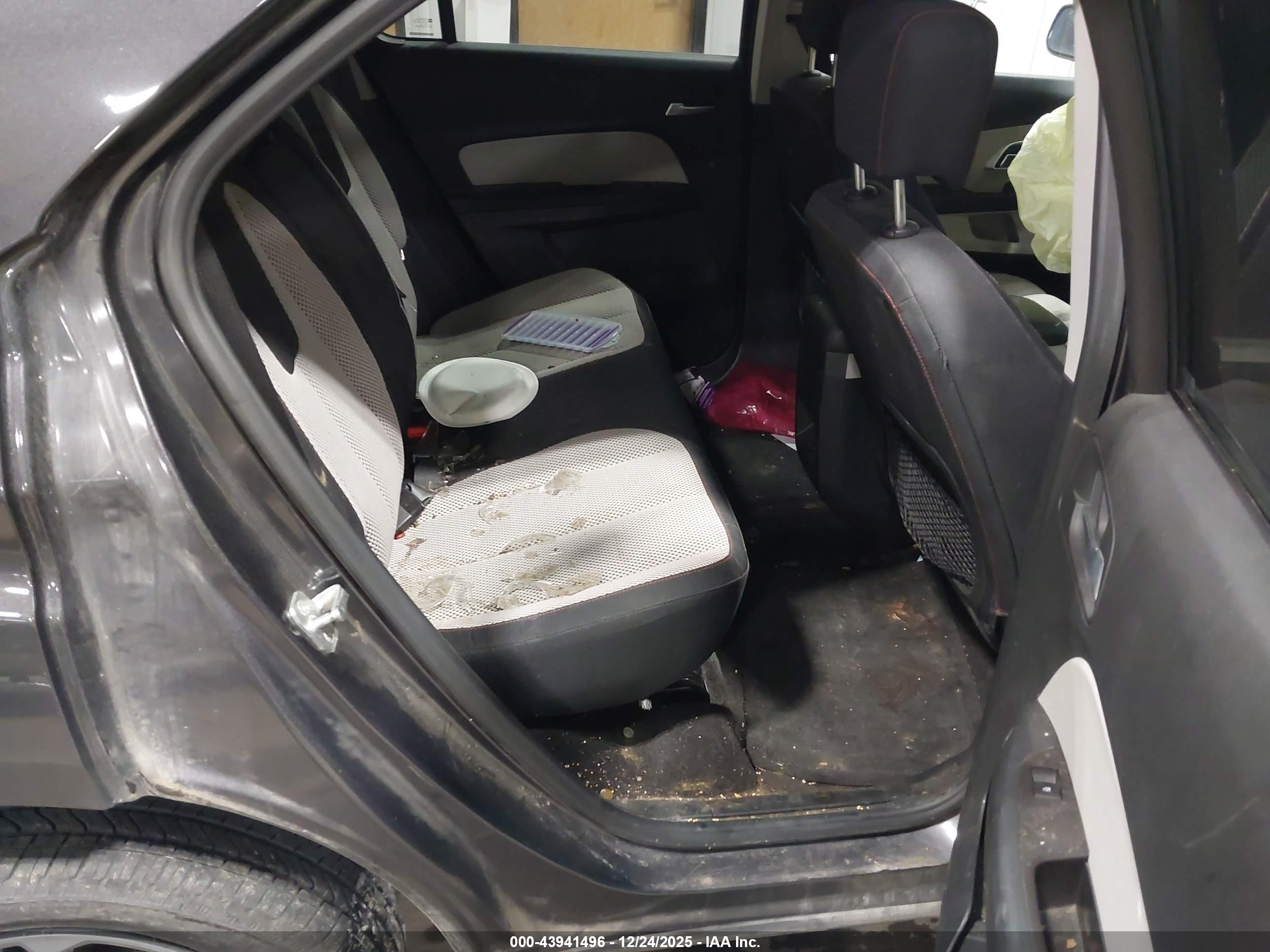 CHEVROLET EQUINOX image 8