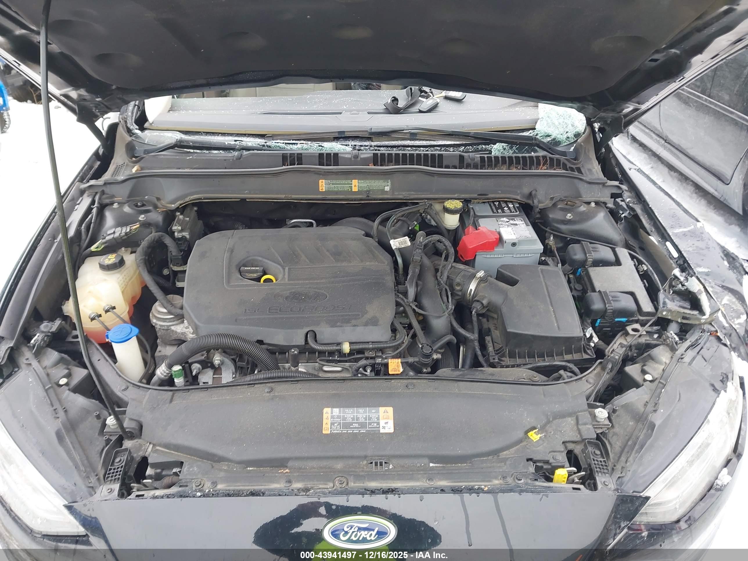 FORD FUSION image 10