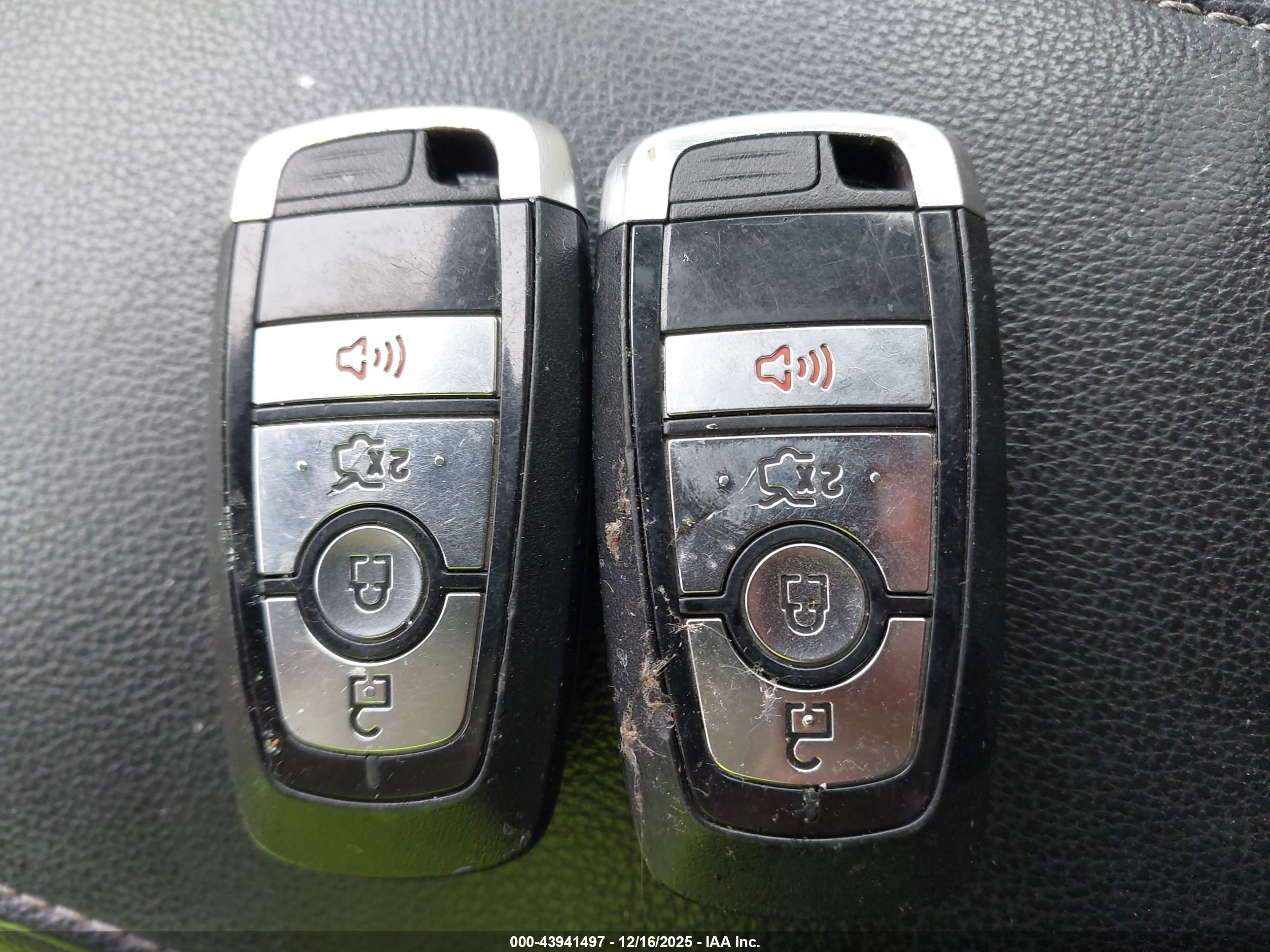 FORD FUSION image 11
