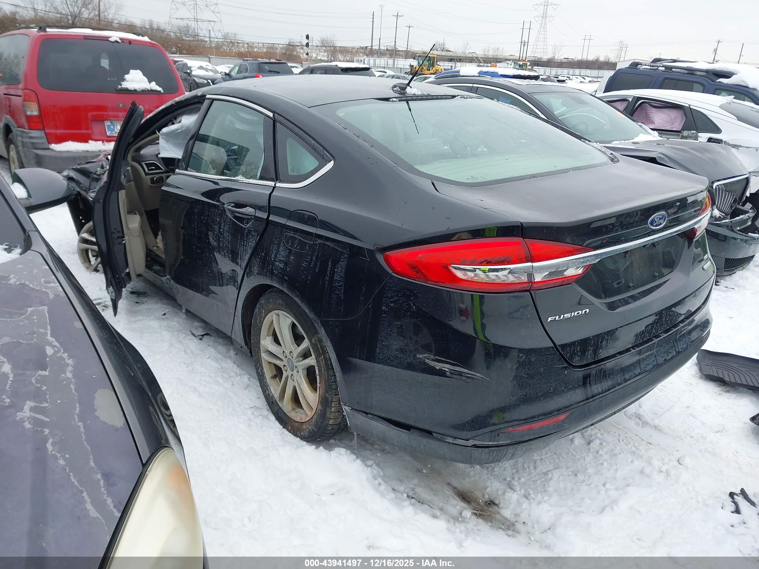 FORD FUSION image 3