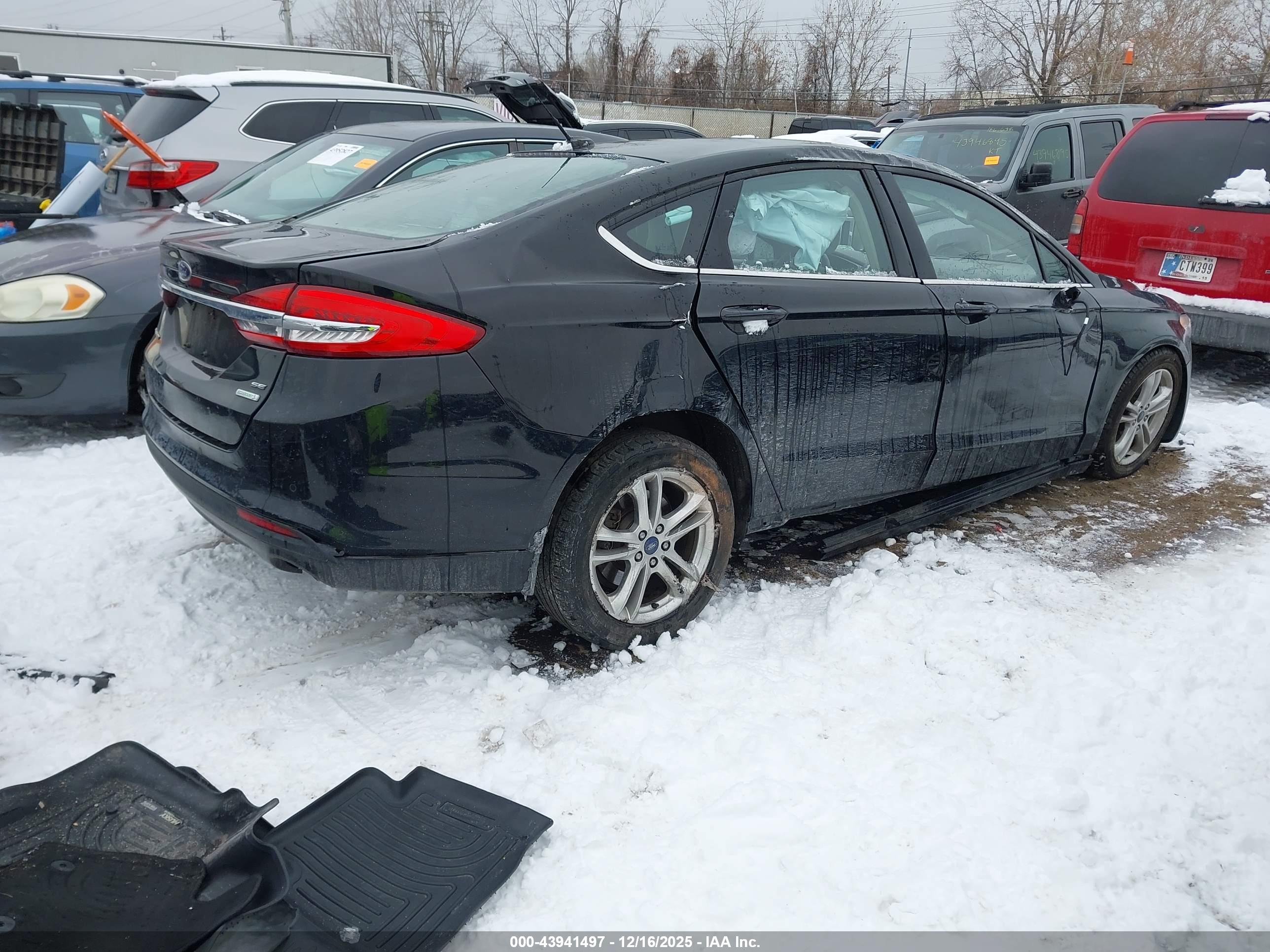 FORD FUSION image 4