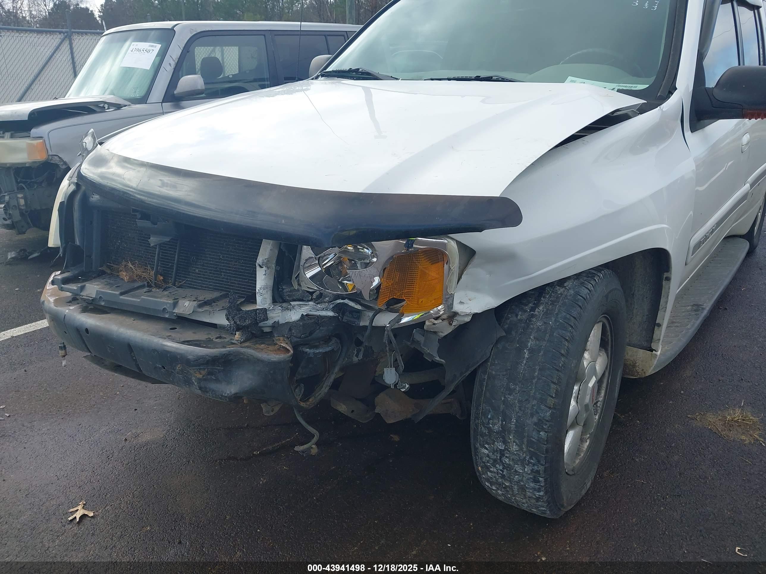 GMC ENVOY image 6