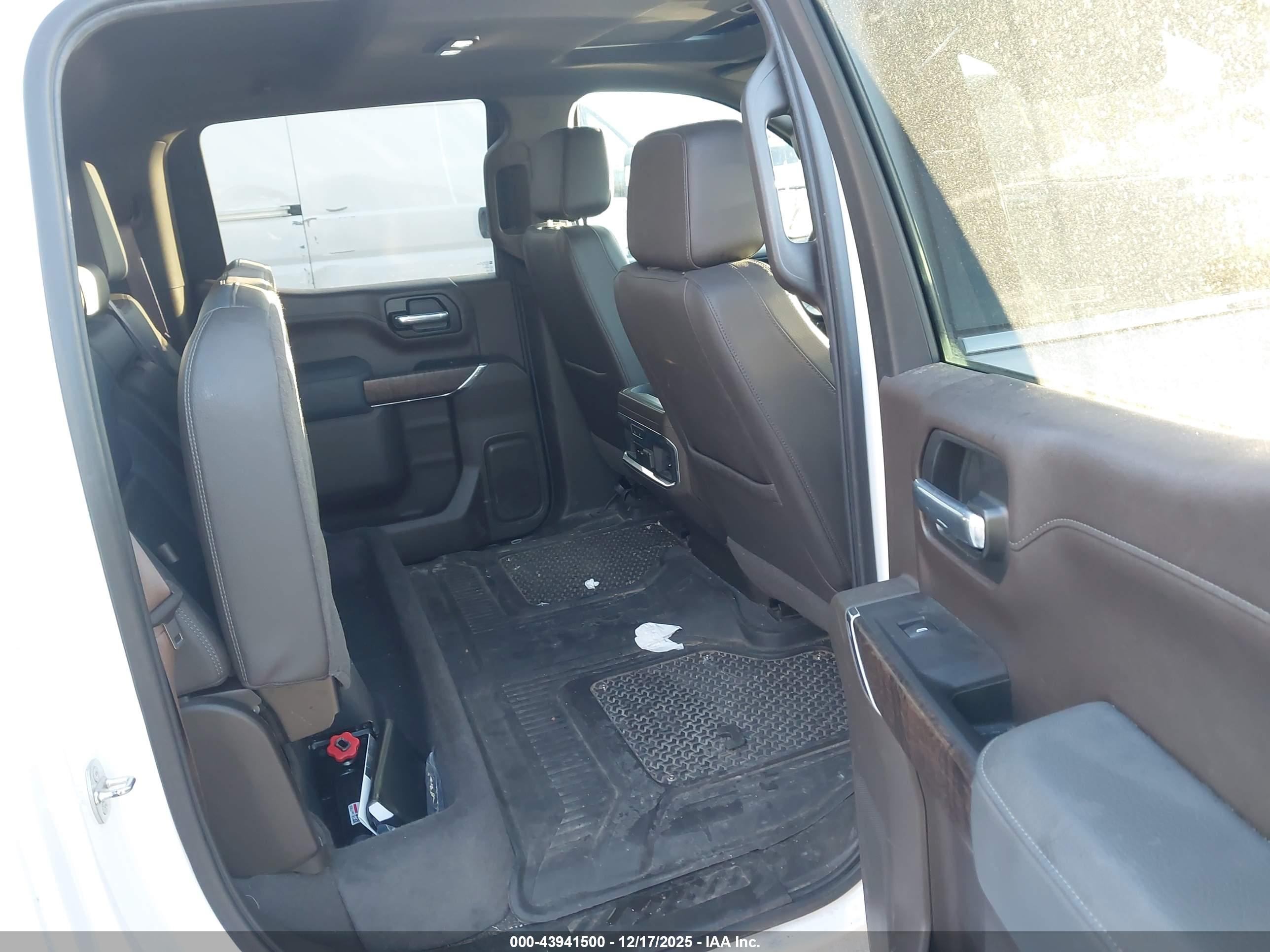 GMC SIERRA image 8