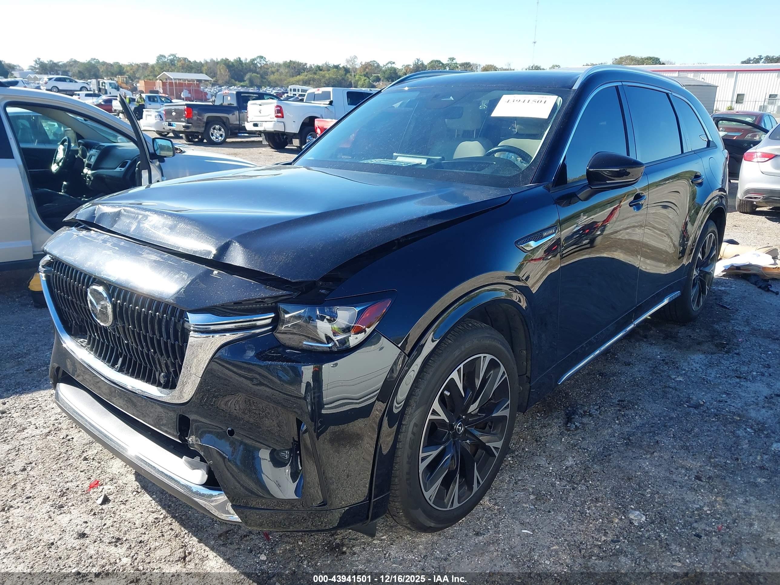 MAZDA CX-90 image 2
